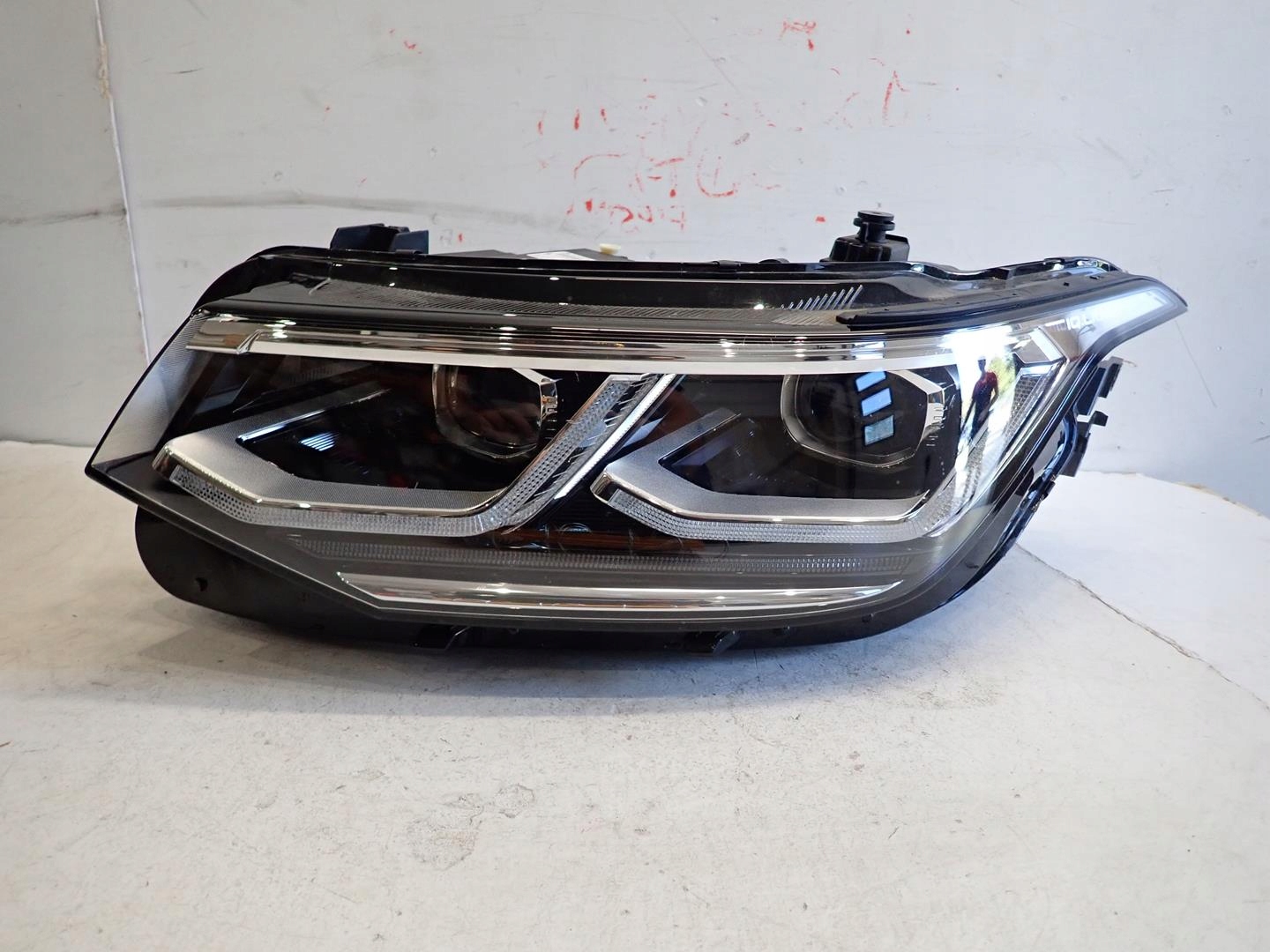 light front front left VW TIGUAN II LIFT 2020- FULL LED 5NB941081H