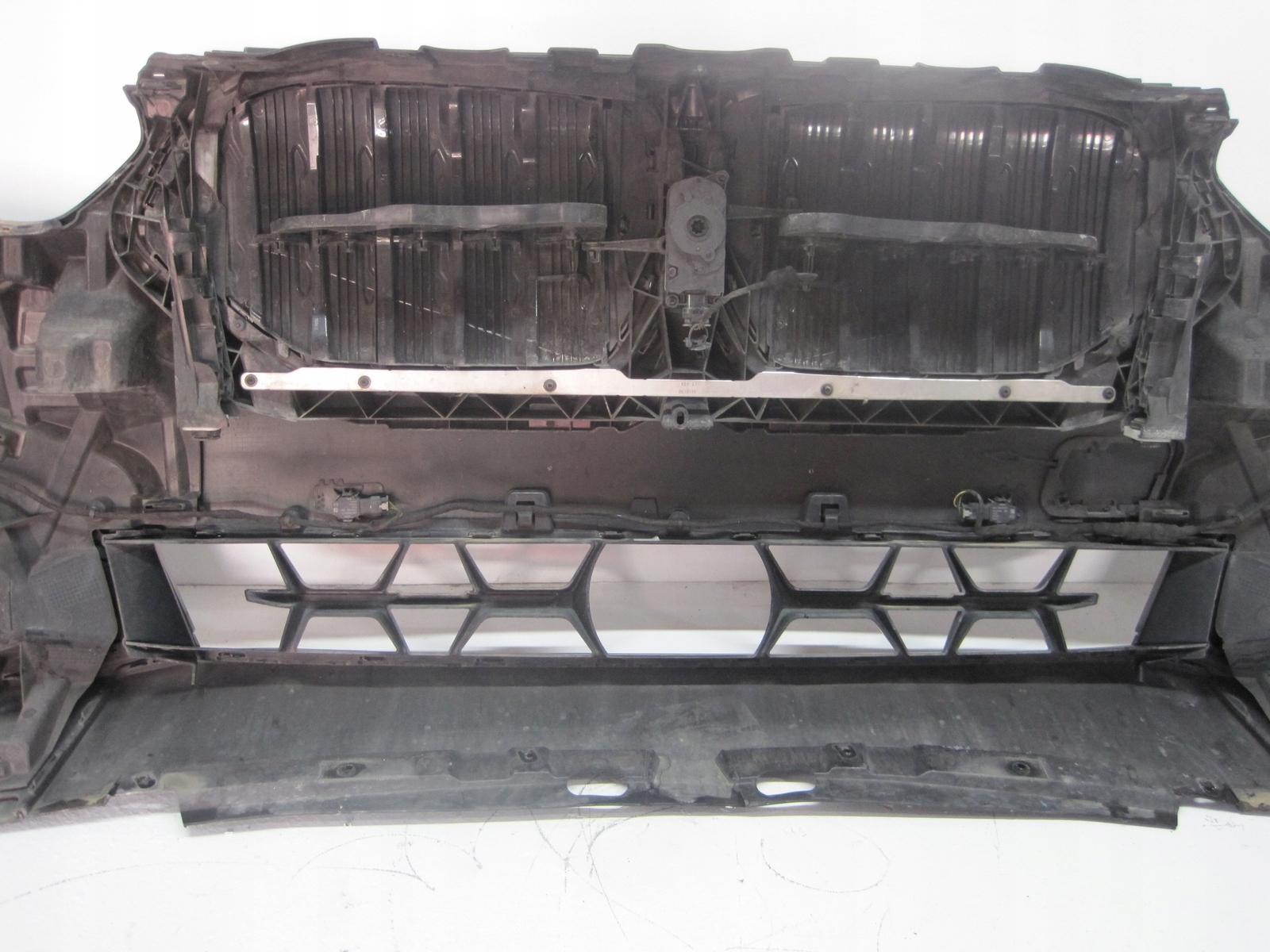 bumper BMW X6 G06 6PDC 22R below RADAR KAMERE front front