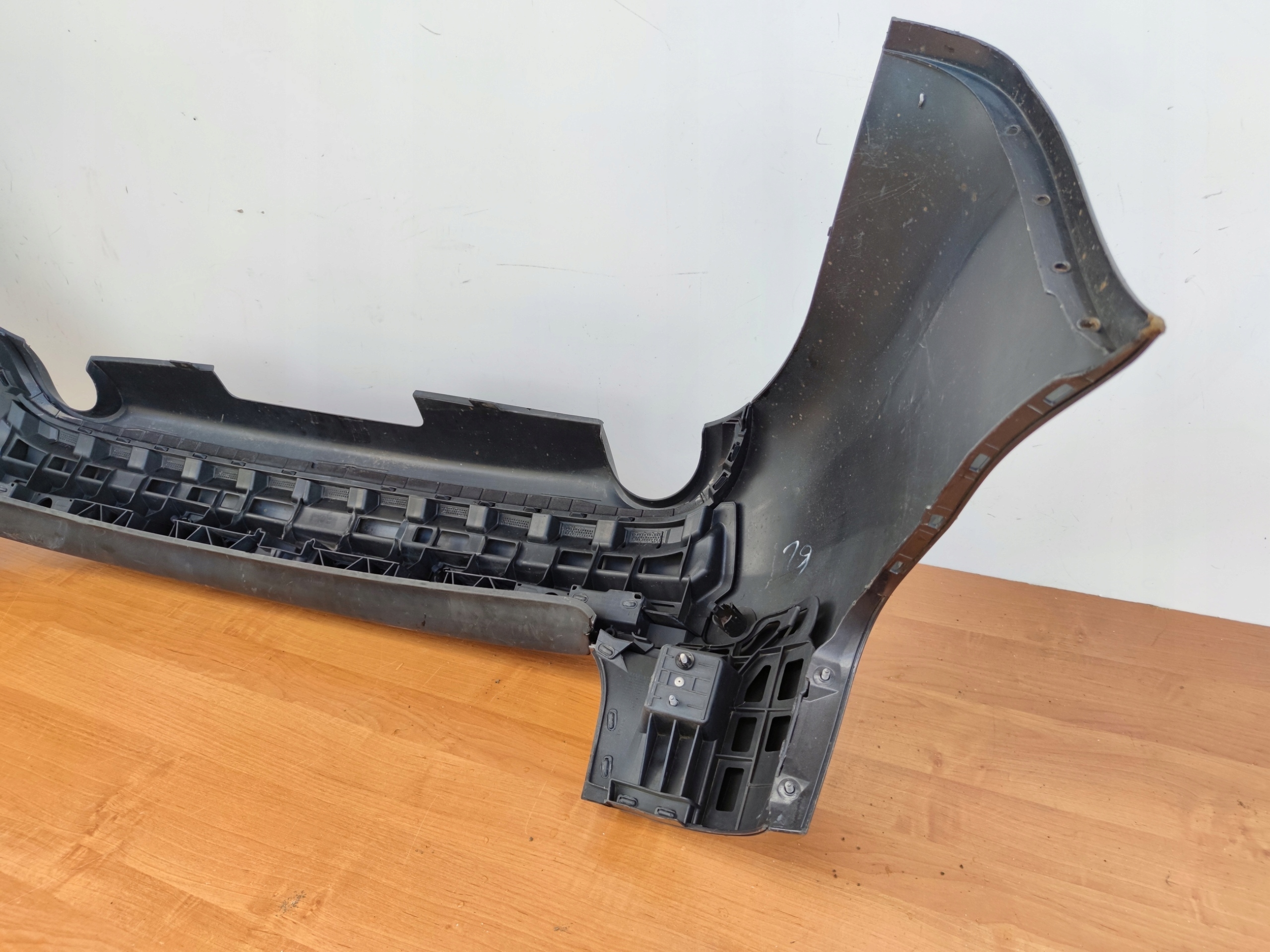 AUDI A4 B7 KOMBI 8E9 STOSSSTANGE HECK + SPOILER UNTER KUGELKOPF