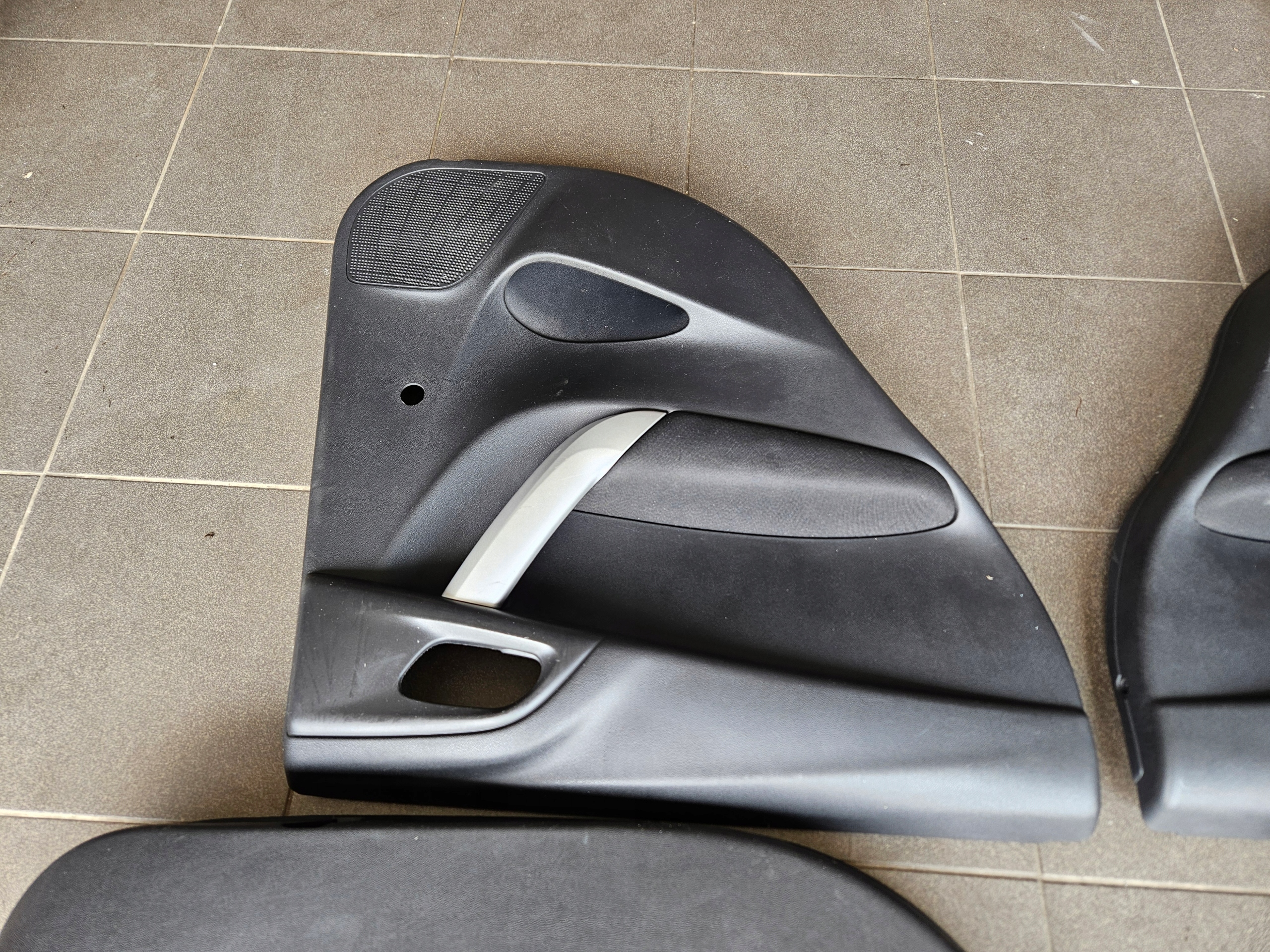 upholstery side for door CITROEN C3 II 2010