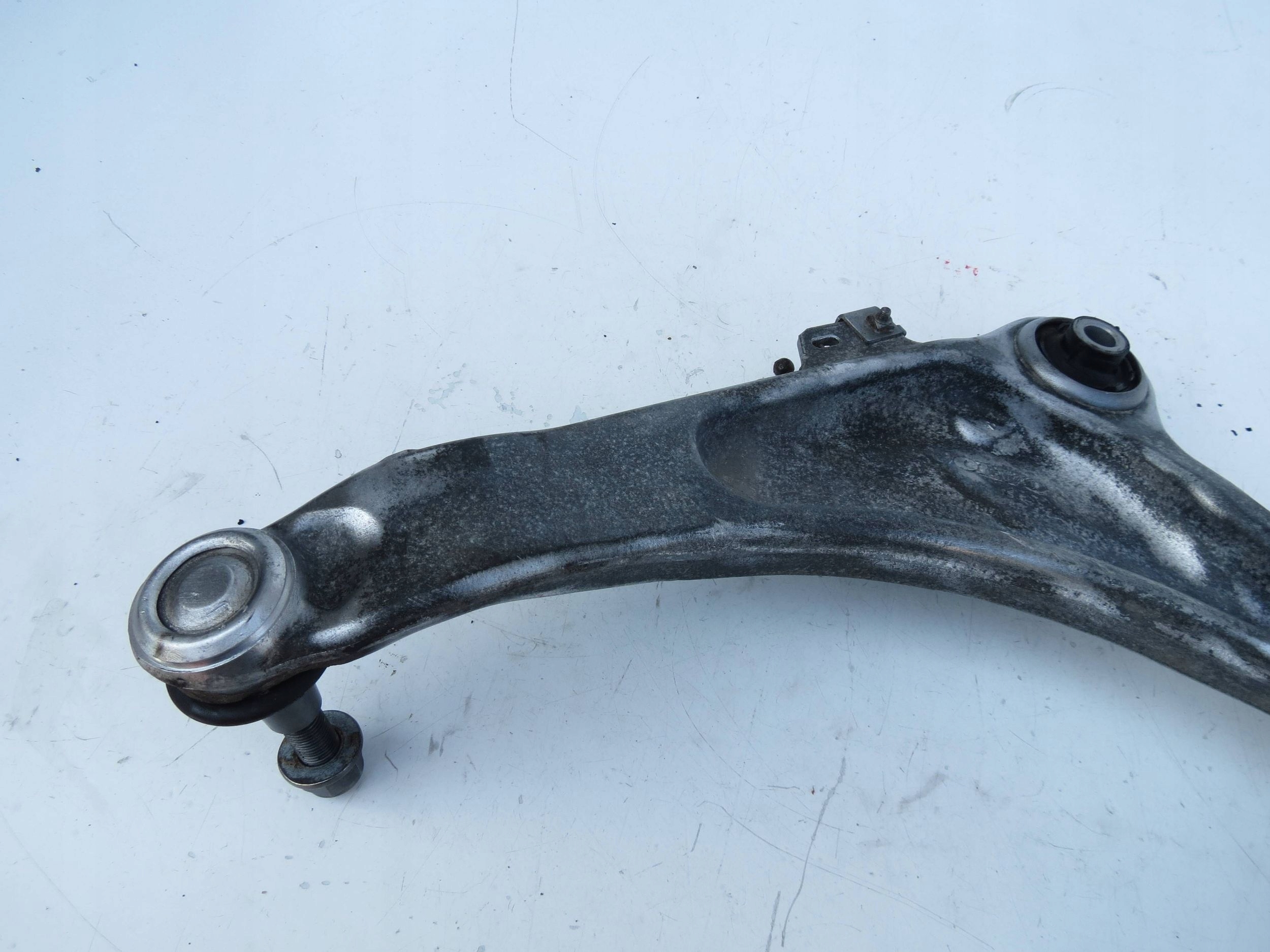 VOLVO S60 II V60 and 2.0 163KM arm right front 45701228715