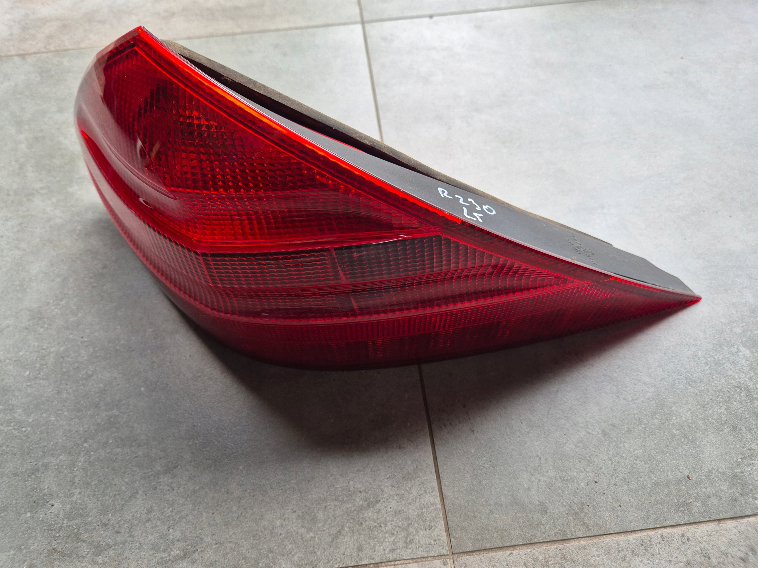 фонарь левый MERCEDES SL R230