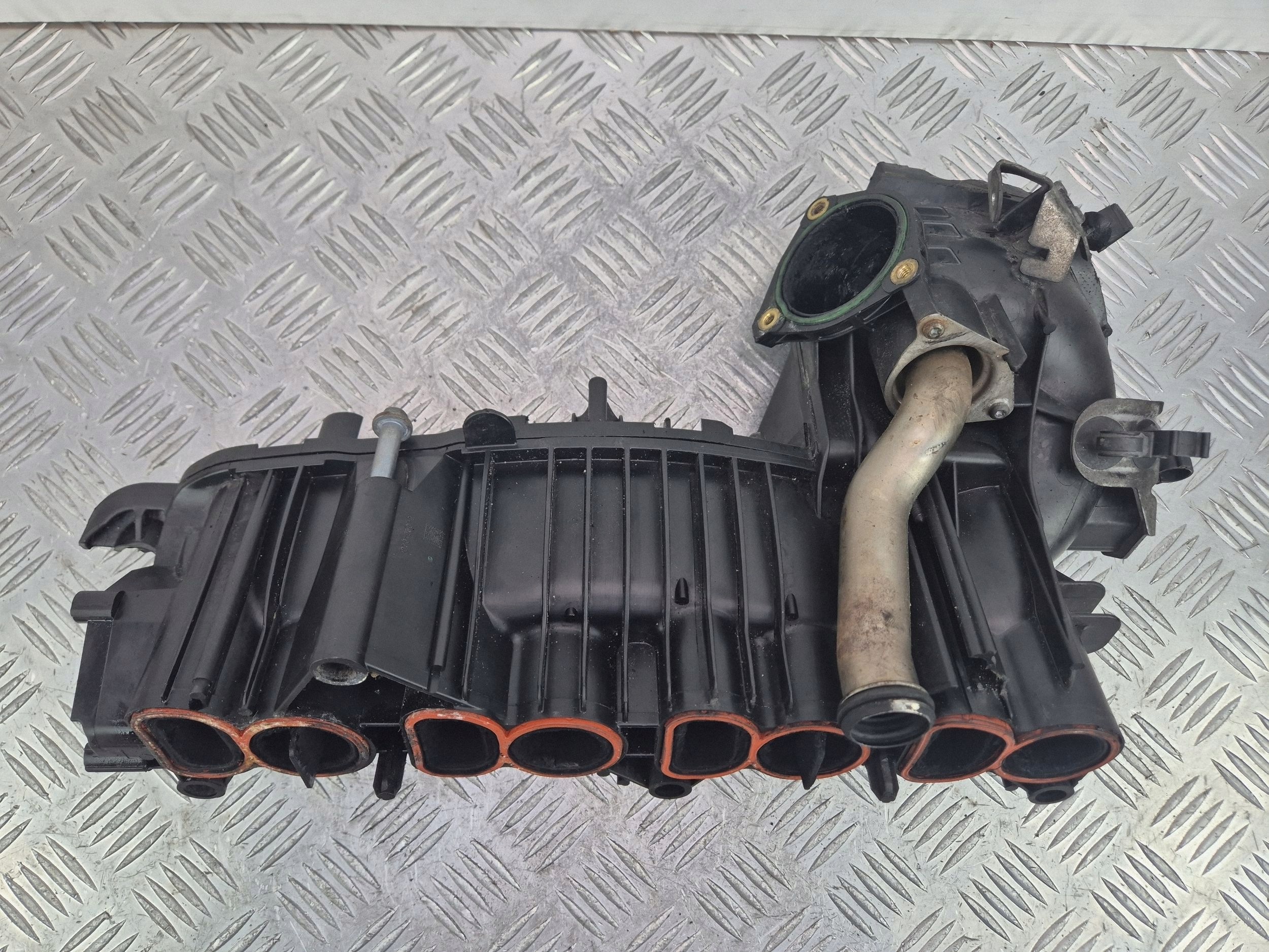 BMW 3 E90 E91 318d intake manifold 7798885 N47D20A