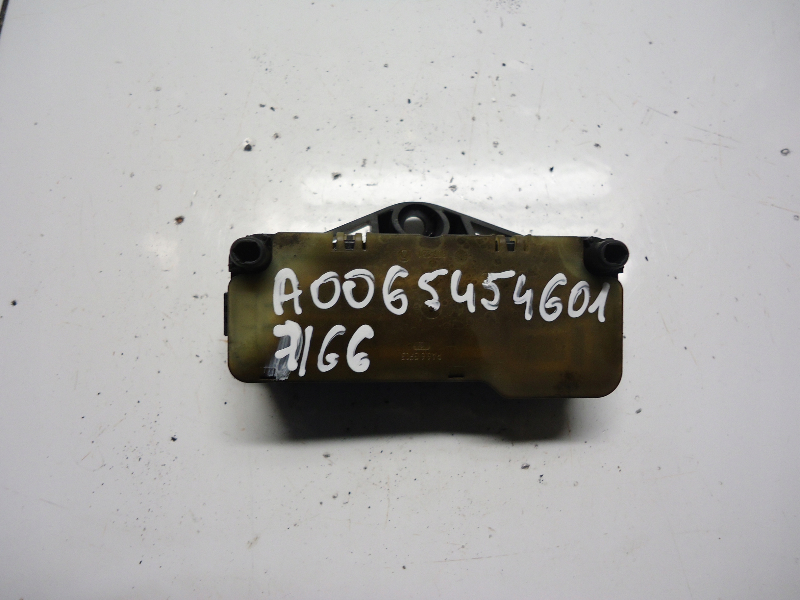 MERCEDES W213 2.0CDI relay module PRADU A0065454601