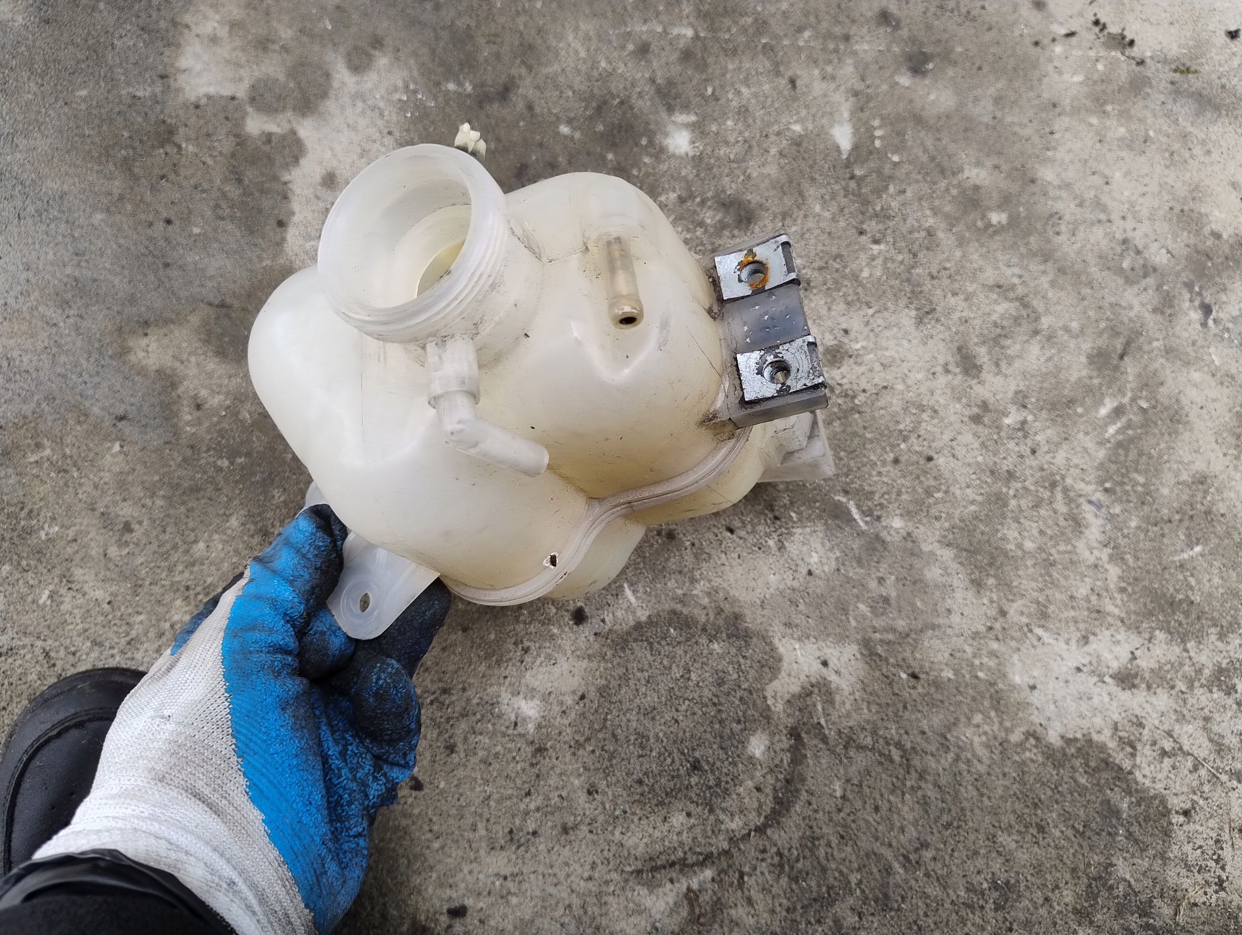 water tank CHEVROLET SPARK 95992466