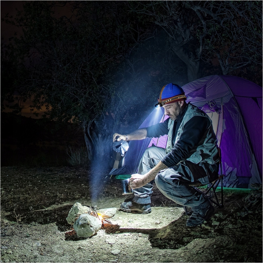 LATARKA CZOŁOWA FENIX HM60R 1200lm NOWOŚĆ Waga 157 g