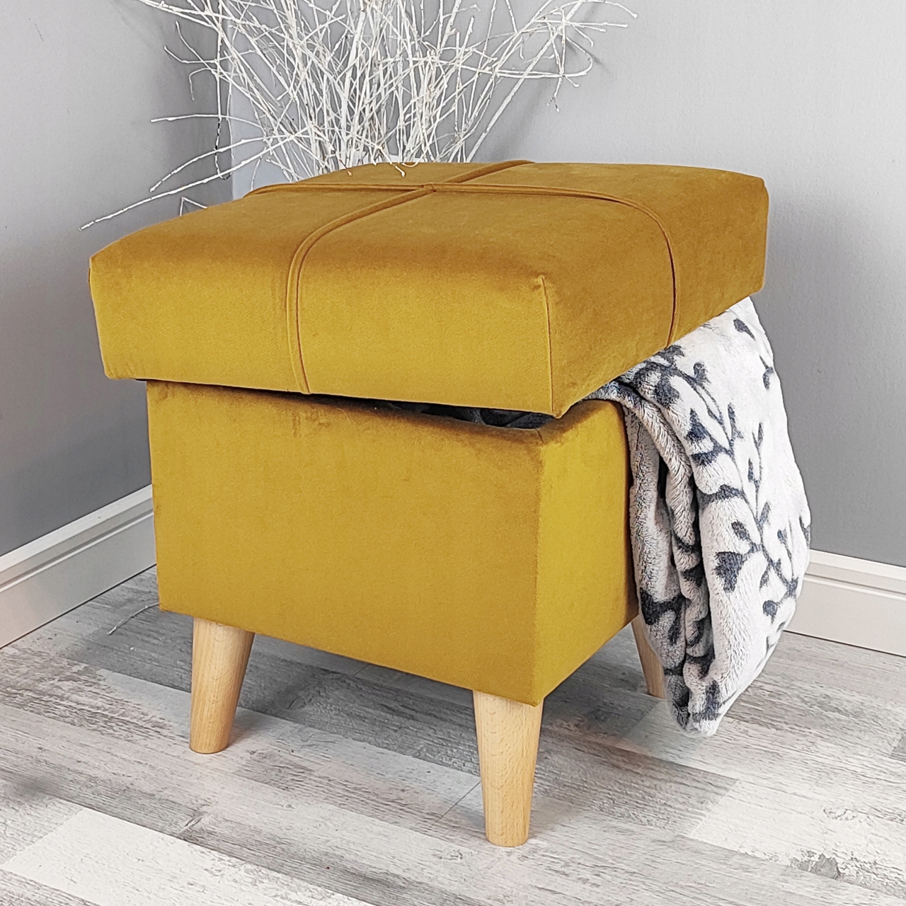 Taburet S Úložným Prostorem A Otevíratelnou Podnožkou, Žlutá, Hořčicová