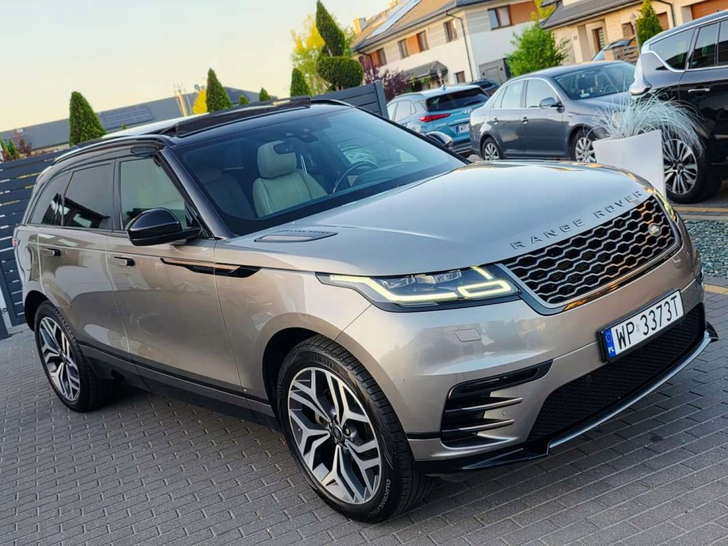 Land Rover Range Rover Velar ___R-Dynamic D240 S___Full LED Virtual Skora