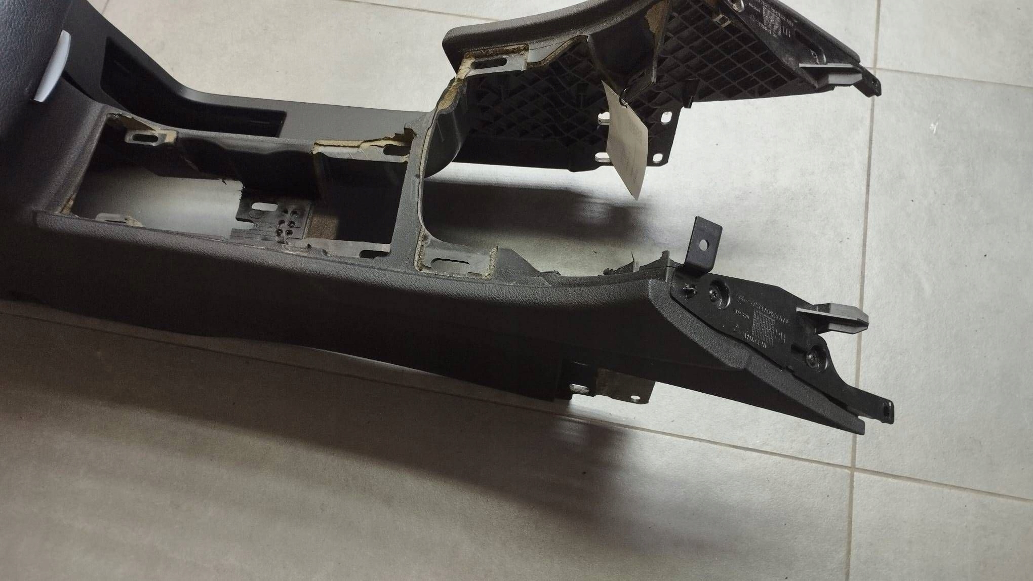 Ford Mondeo MK IV armrest tunel central CS71A045A20