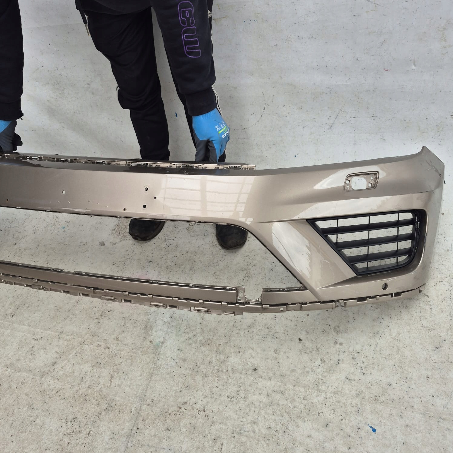 VW TOUAREG II LIFT 14-18 bumper front front washer PDC 7P6807221D