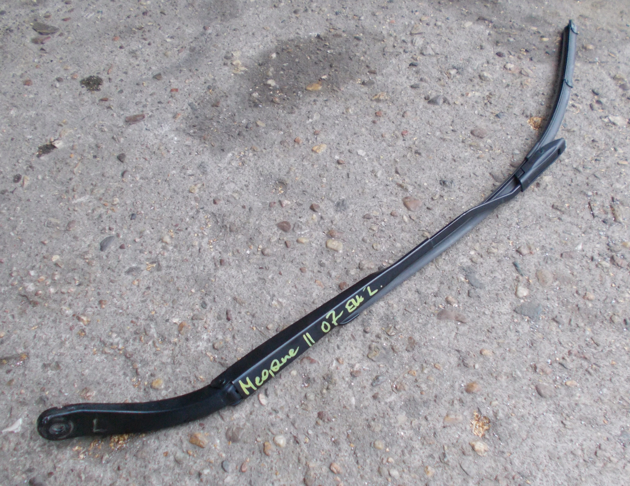 RENAULT MEGANE II CABRIO 2.0 07R wiper arm left front 8200417218