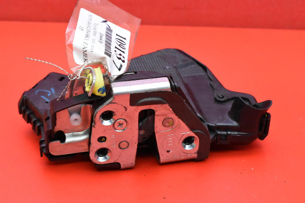 lock door left front front EU TOYOTA VERSO LIFT 12-15