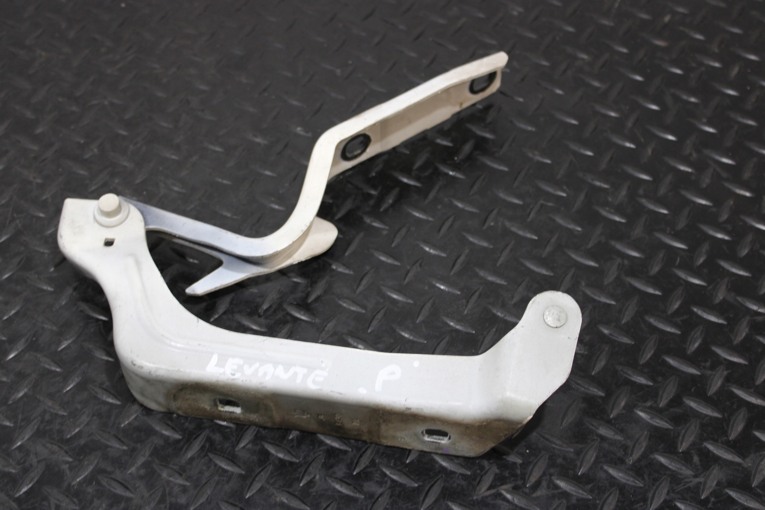 hinge bonnets right front MASERATI LEVANTE M161