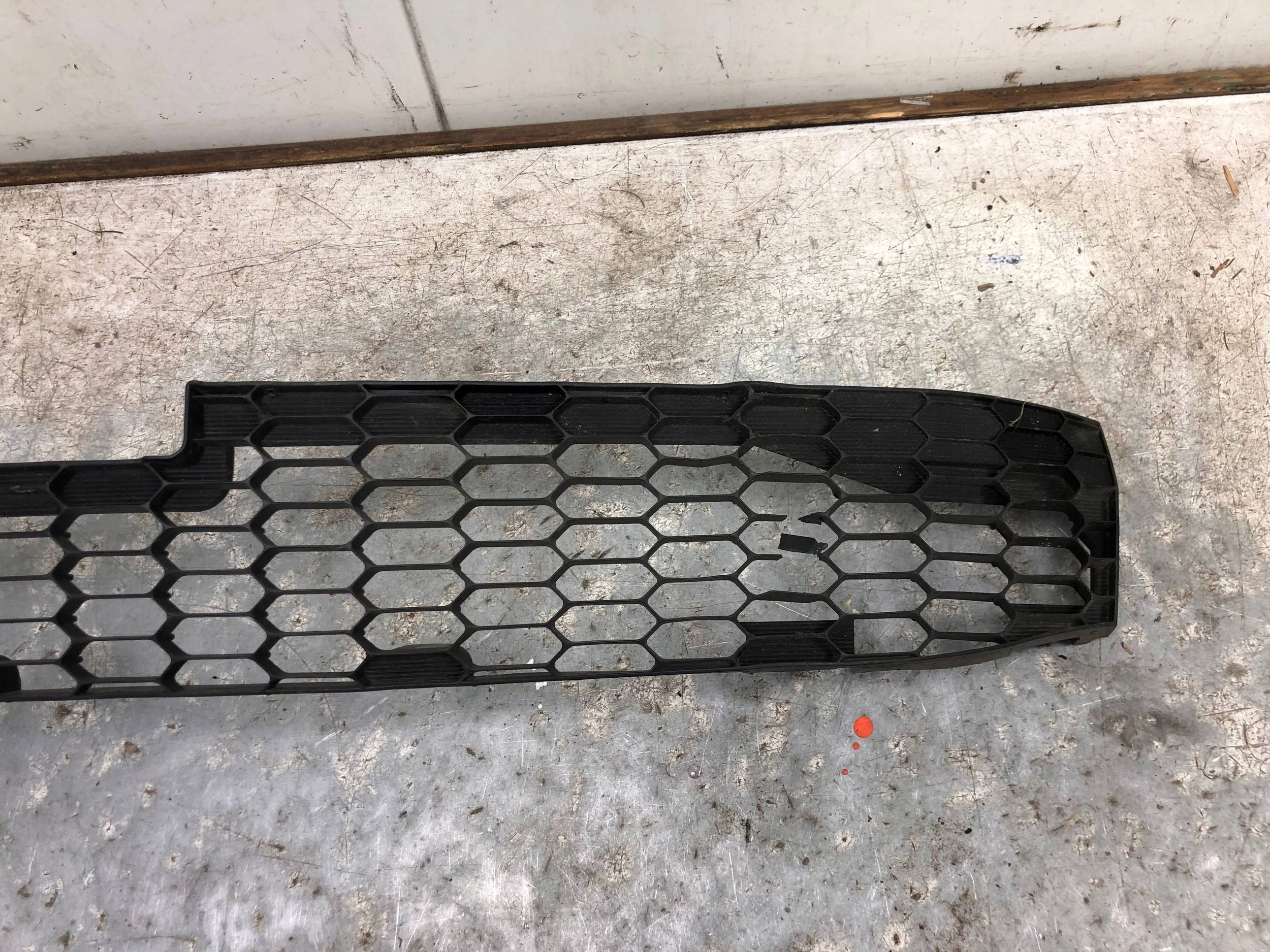 Lüftungsgitter der Stoßstange mitte MAZDA 6 GR1A-501T1