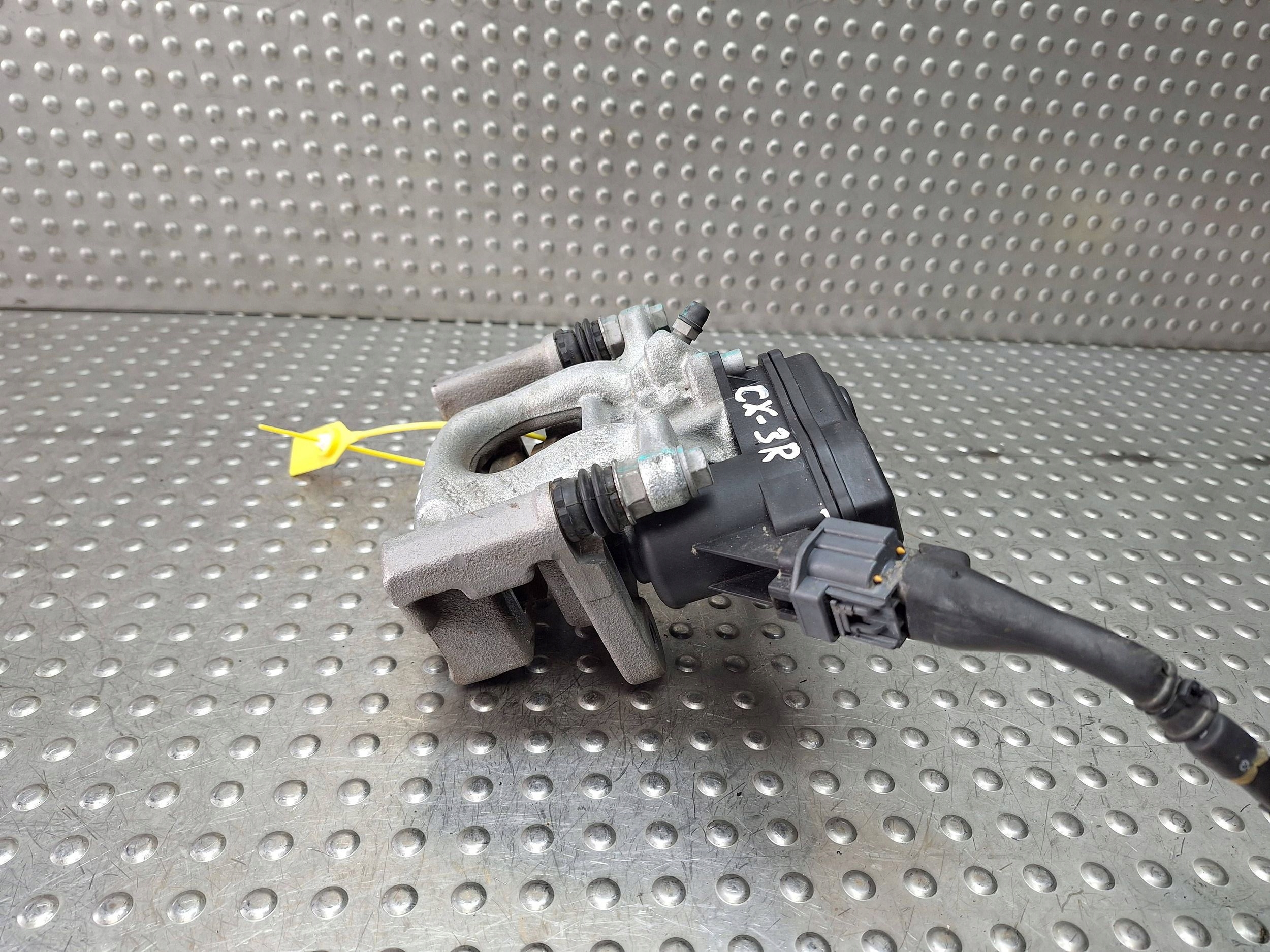 caliper brake rear part electrical right MAZDA CX3 32355597