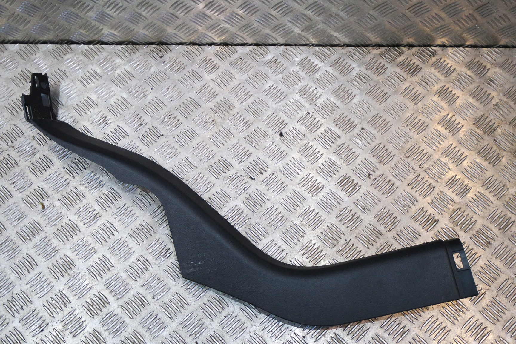 Кришка пластик задній правий MERCEDES W463 / 4 G