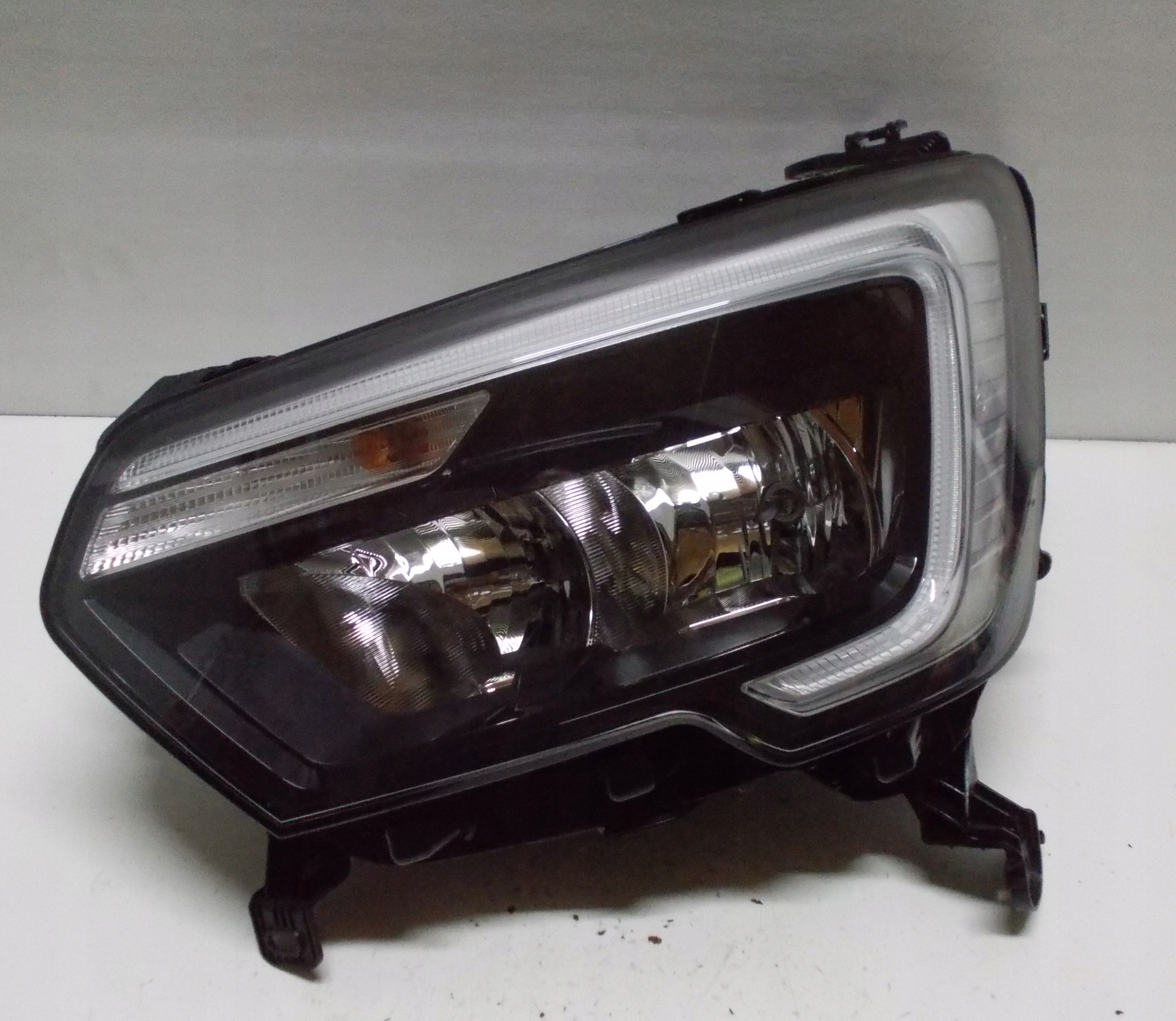 RENAULT MASTER III LIFT light left front 260607867R EUROPA CALA
