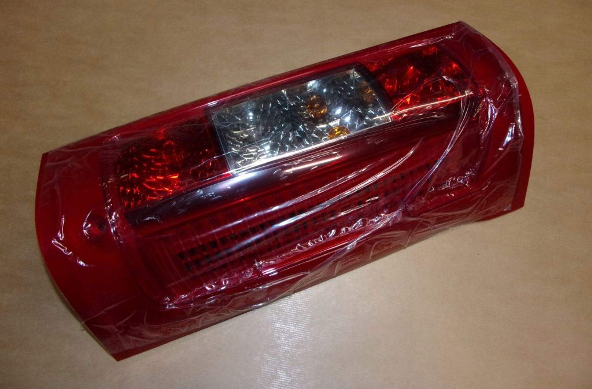 LAMPA TYLNA C JUMPER II LEWA Producent części Peugeot OE