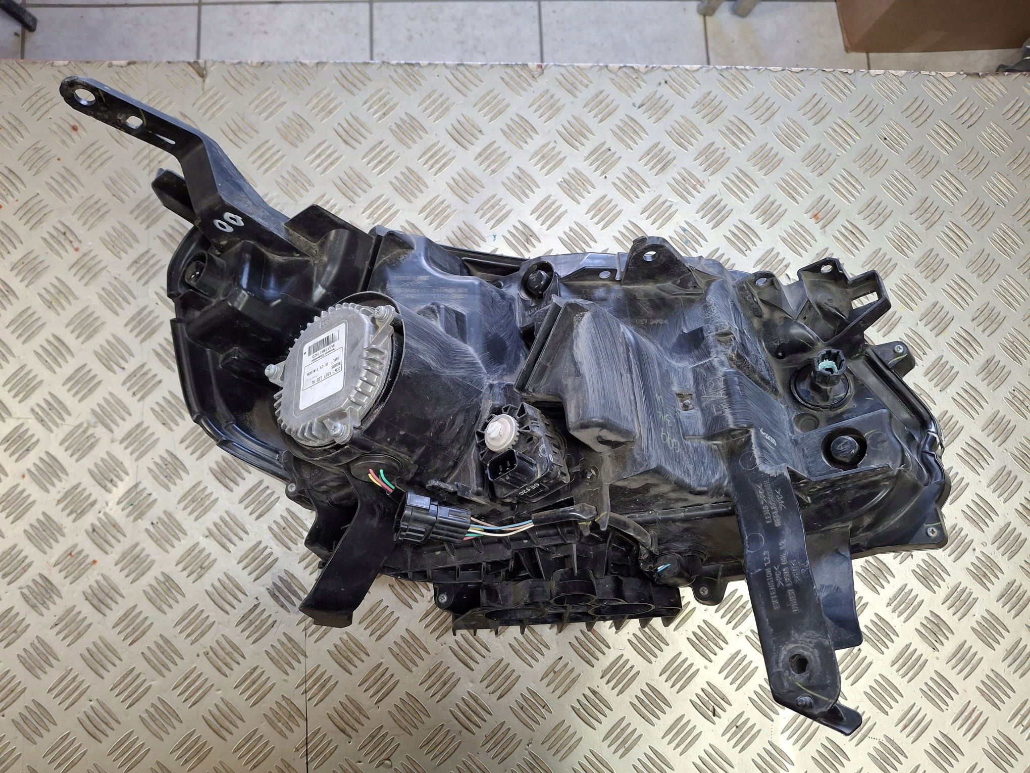 light left front FULL LED PURE VISION RENAULT ALASKAN 2016R->