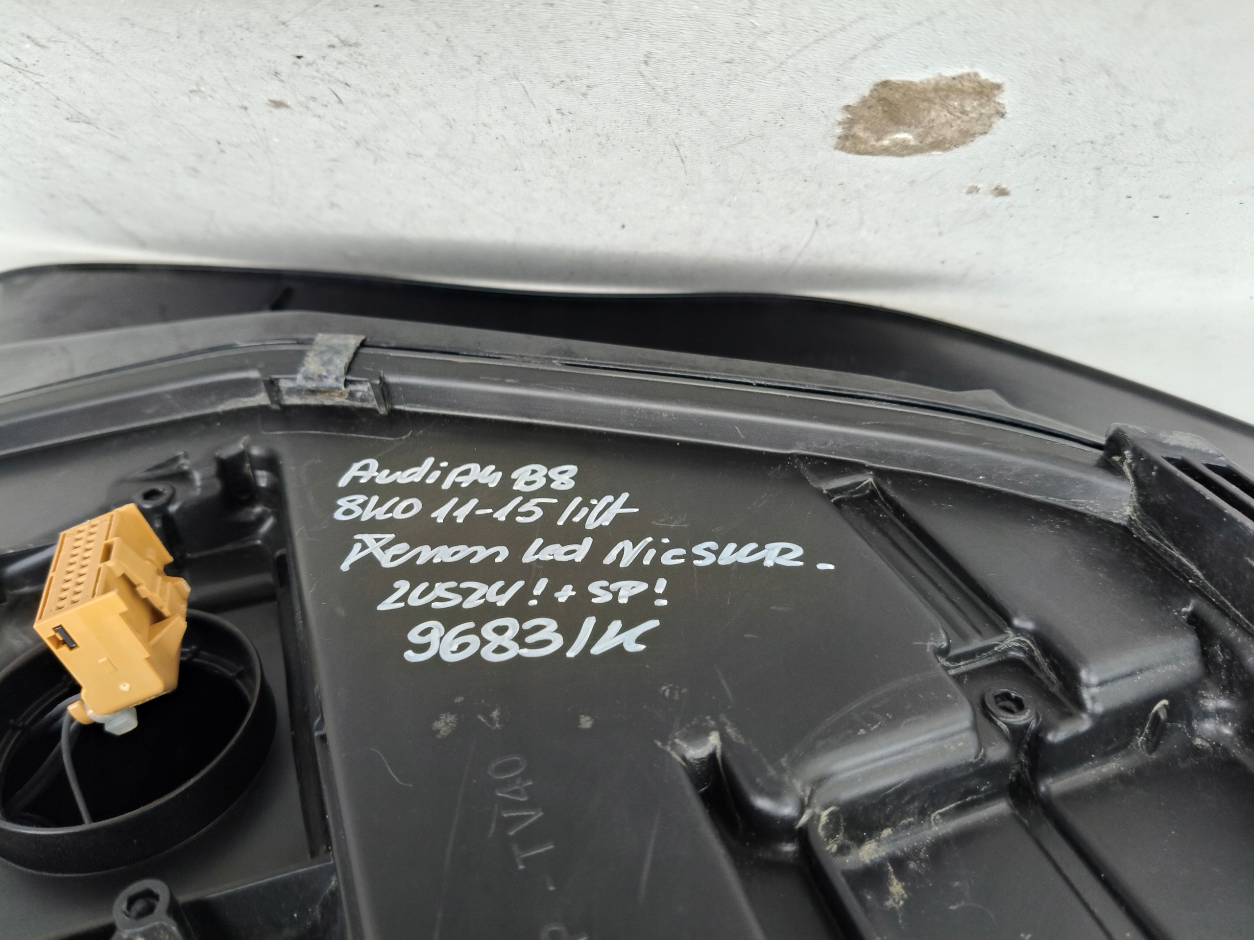 light left REFLEKTOR AUDI A4 B8 8K 8K0 11-15 LIFT XENON LED non-setting