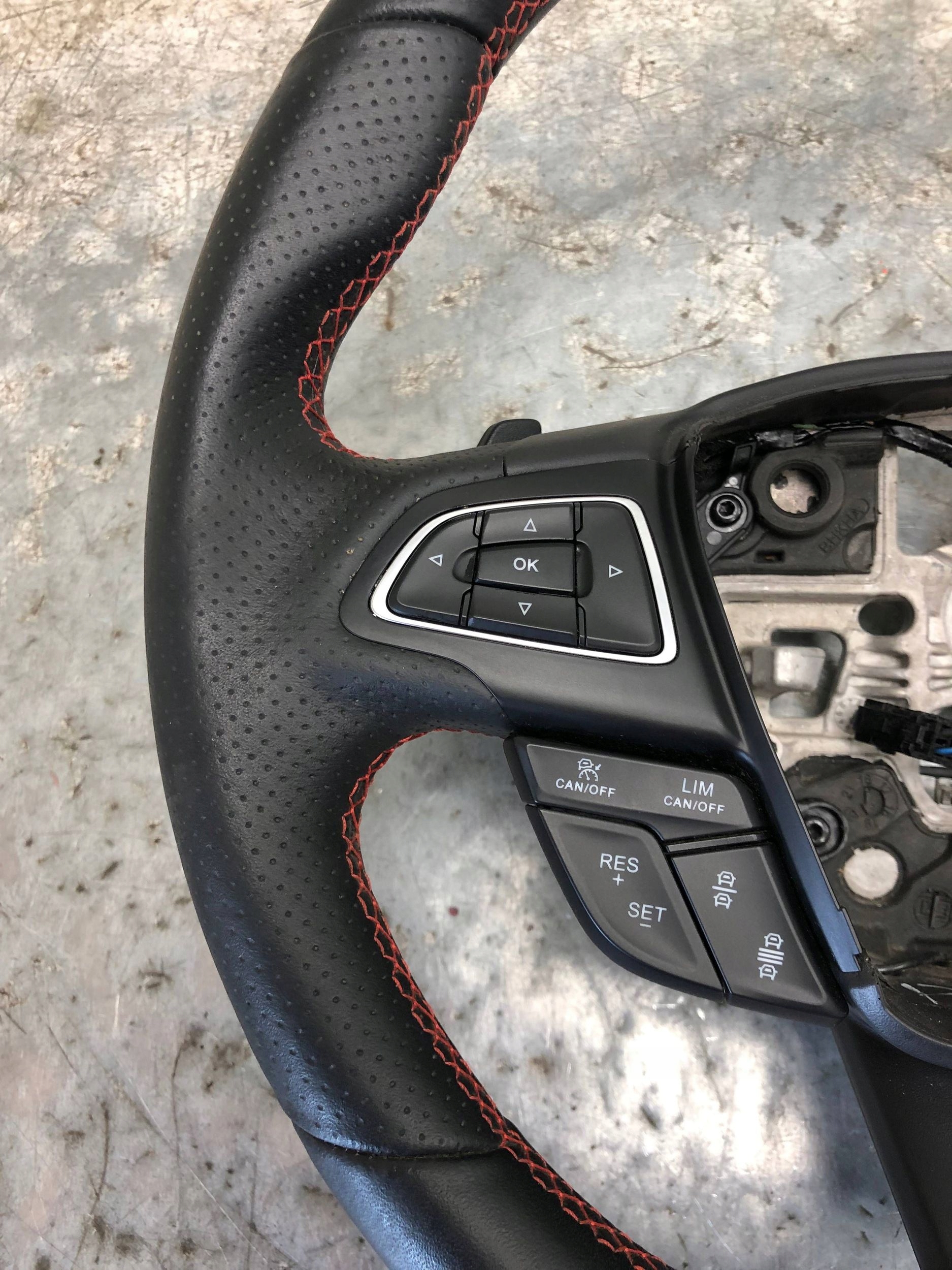 steering wheel, leather GRZANA with shifting FORD KUGA MK2 ST
