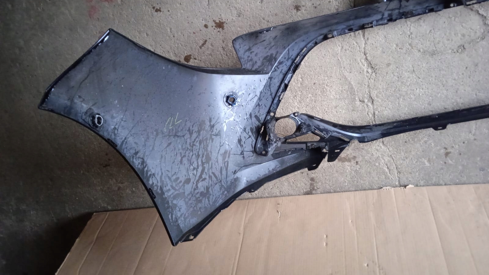 bumper front front TOYOTA COROLLA E21 KOMBI 19