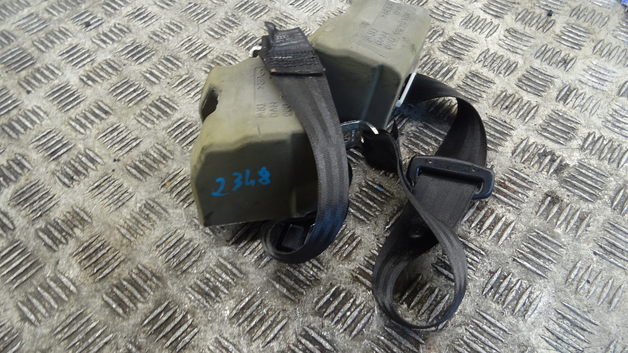 Gurten Sicherheits Audi OE 8P0857805