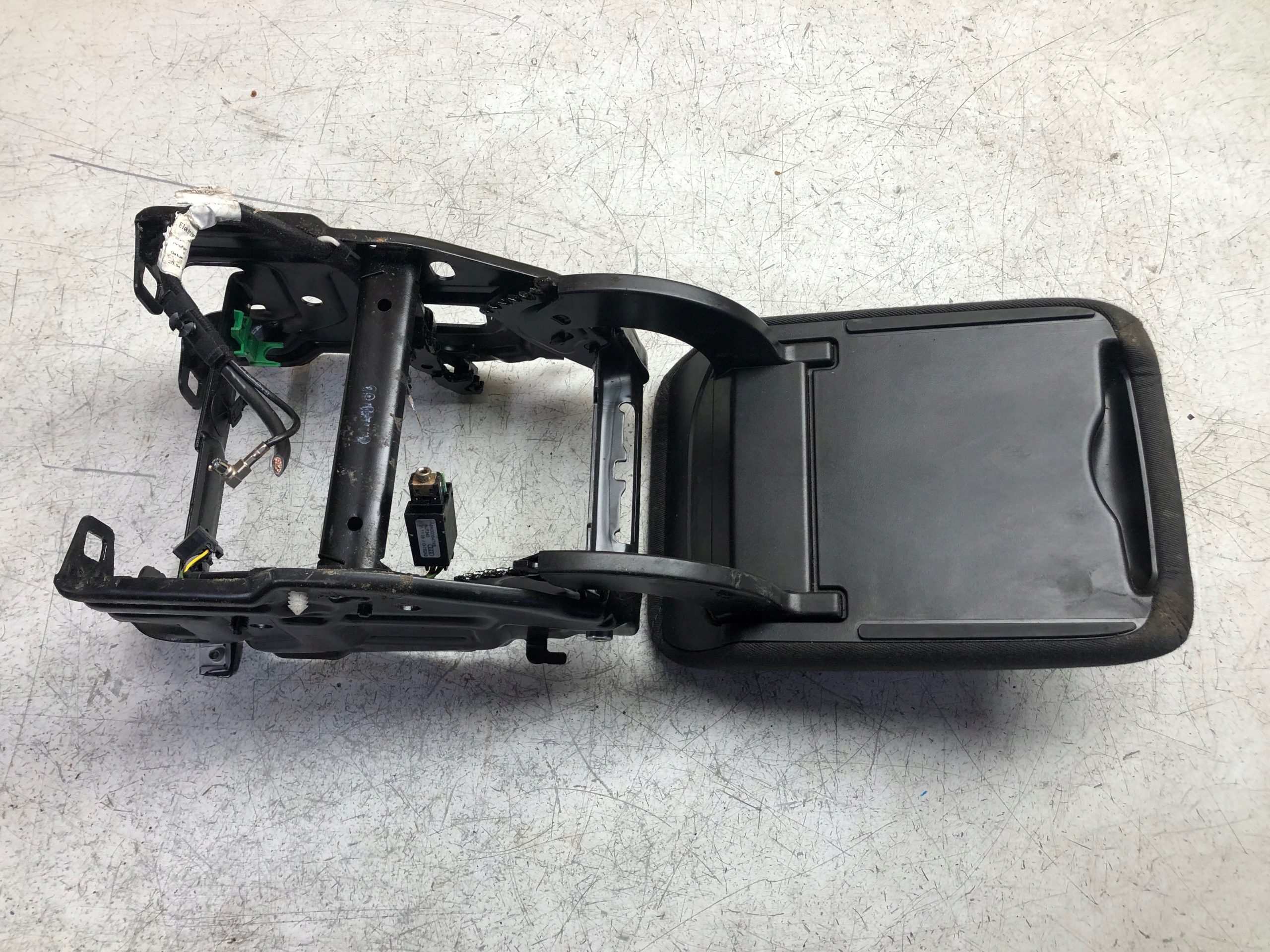 bracciolo Supporto AUDI A4 B8 8K0864283