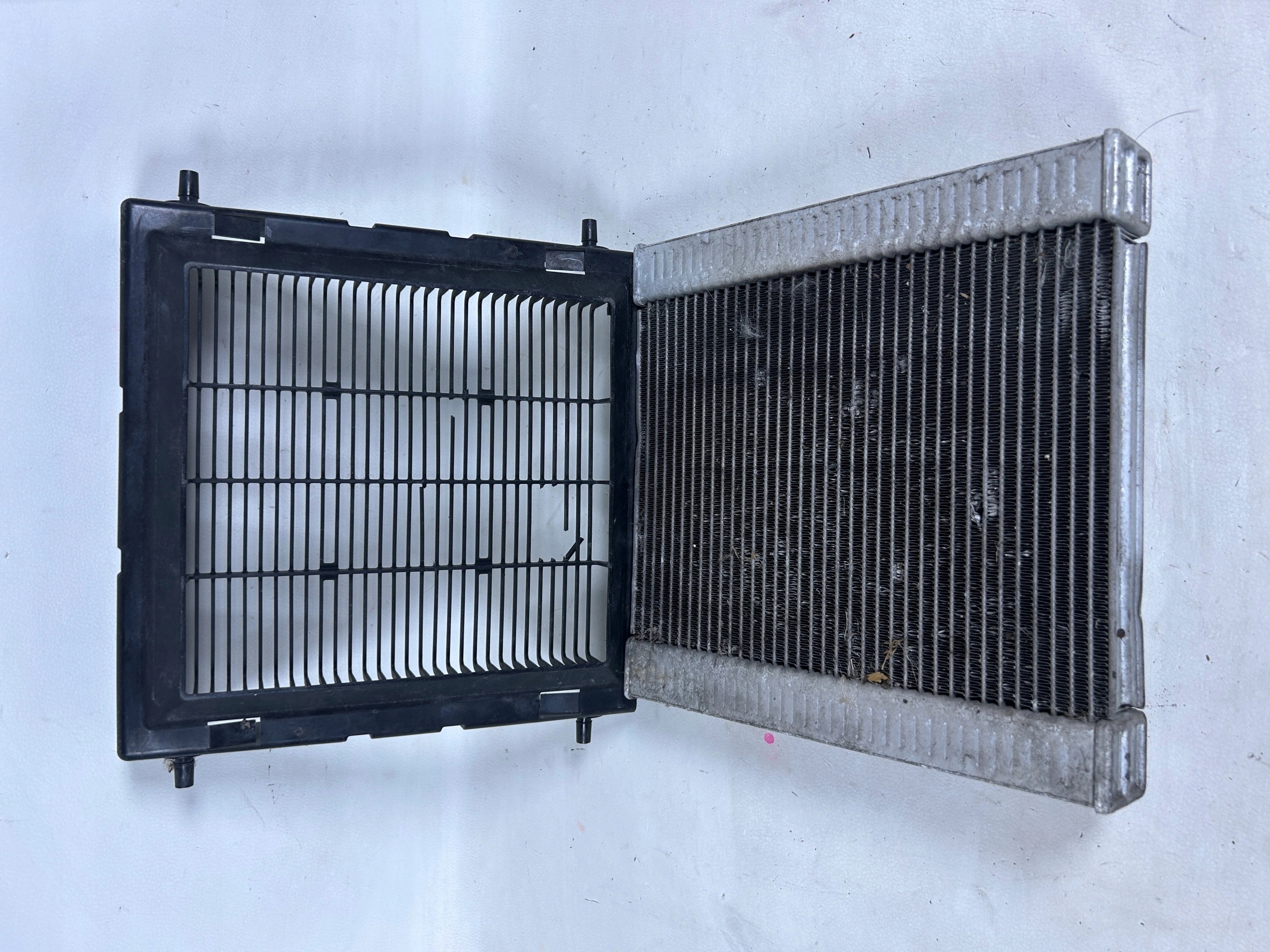 BMW 7 G11 G12 Radiatore / Raffreddatore + rama 8742470