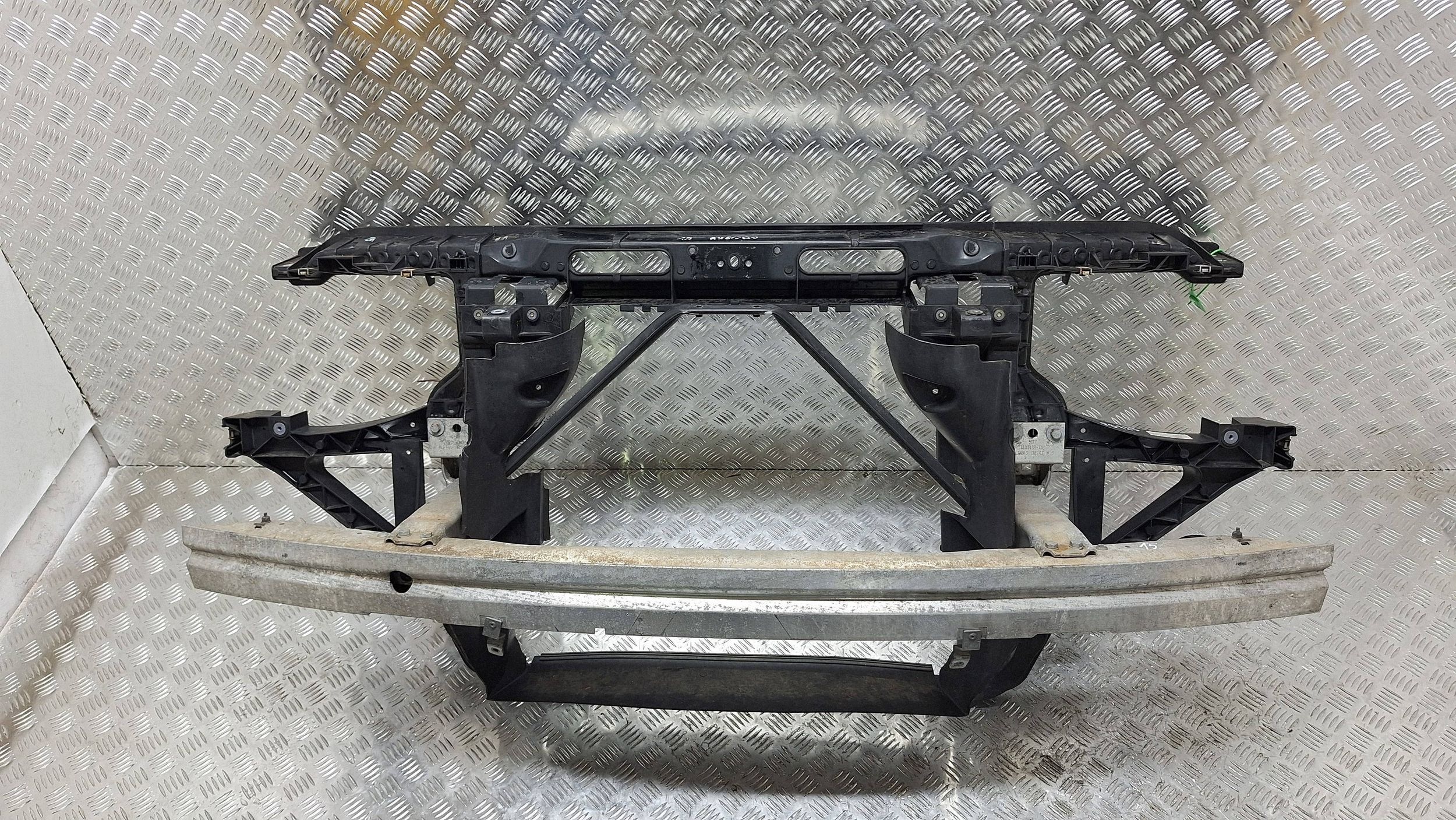 support panel for radiators pillar iron sider 3419945 3330911 BMW X3 E83