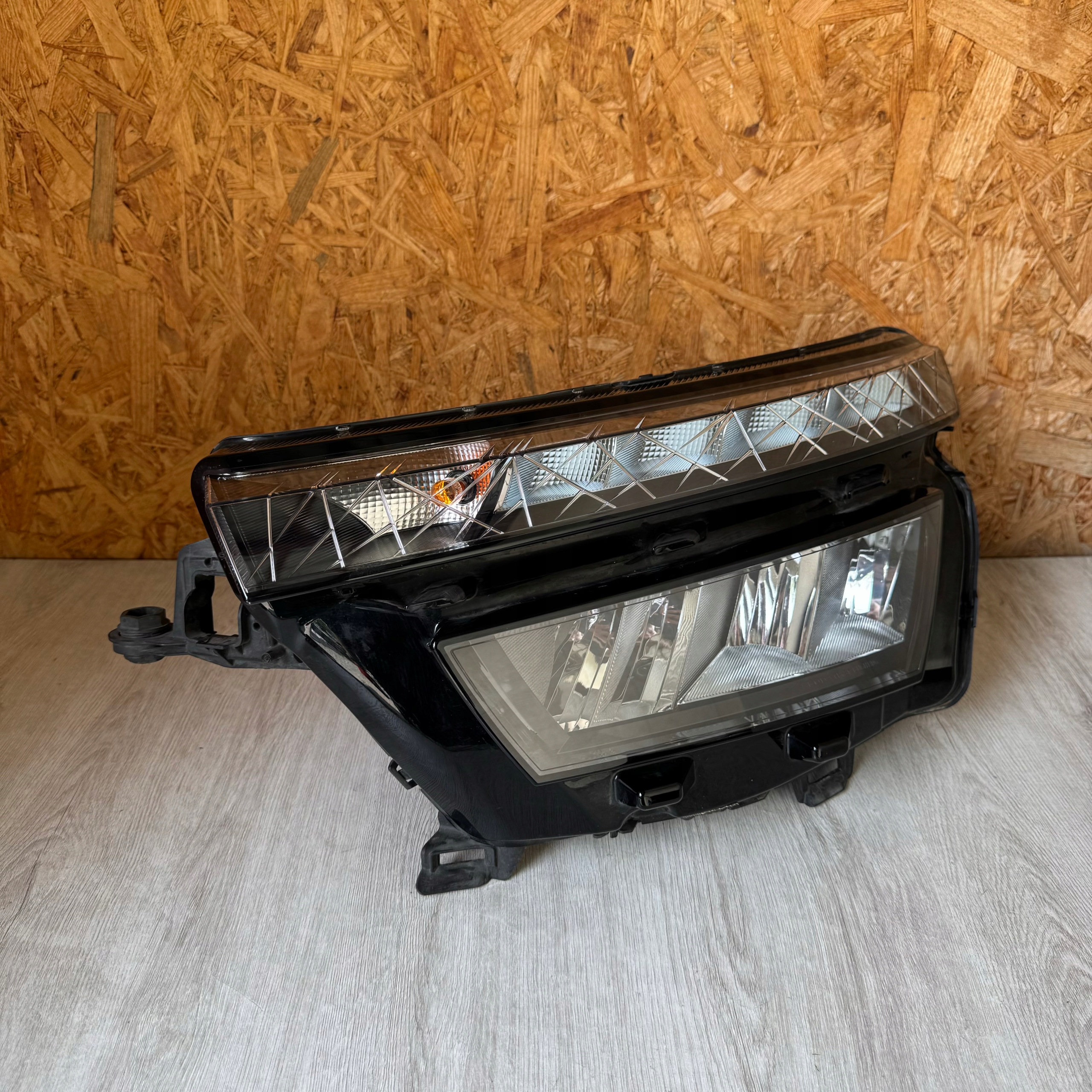 light front left SKODA KAMIQ 2020 ROK 658941015