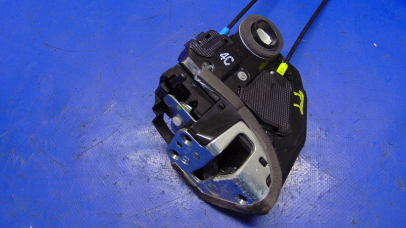 lock door right rear part TOYOTA AURIS II E18 13-18R