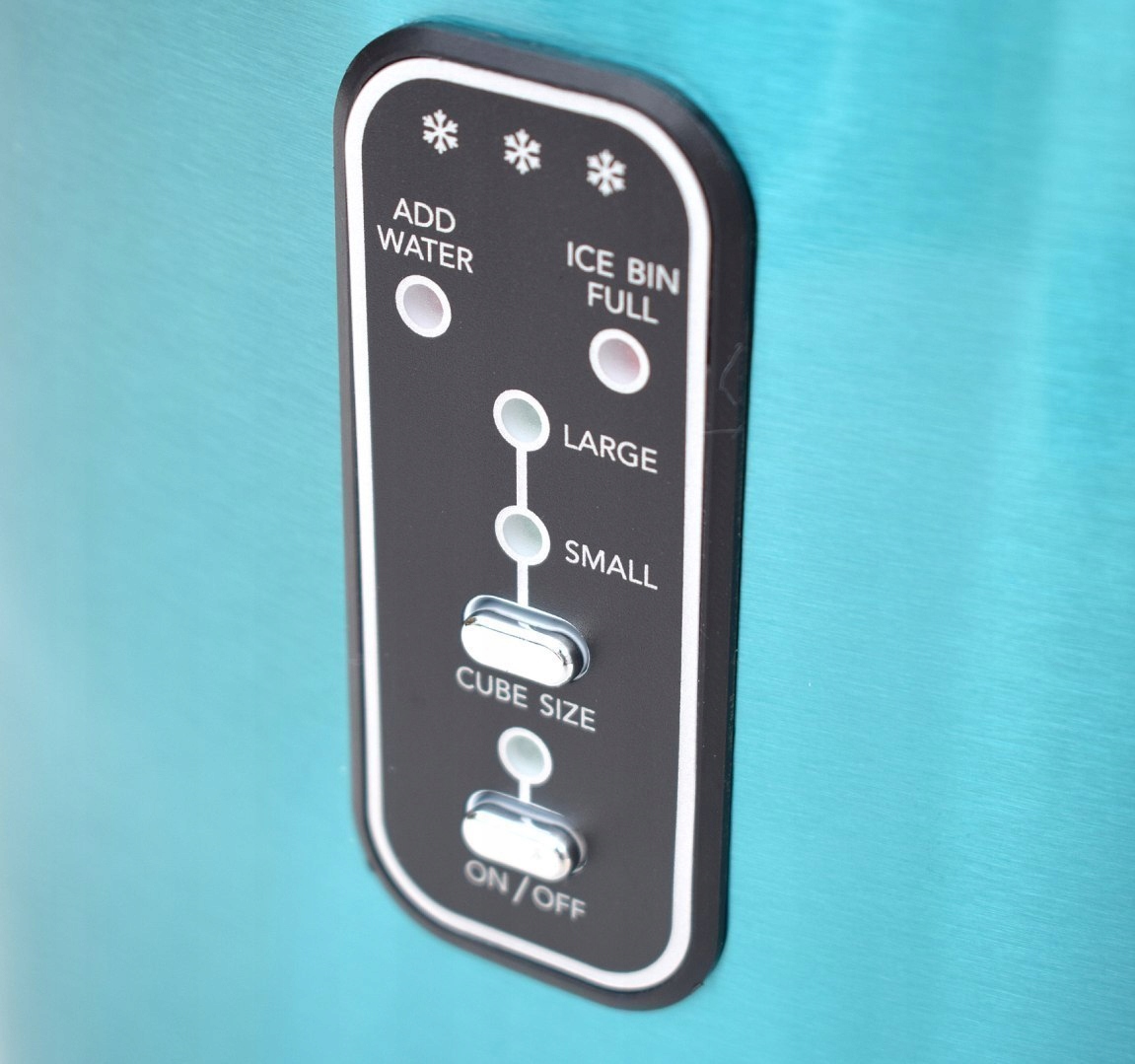 KOSTKARKA DO KOSTEK LODU LODÓW DOMOWA MASZYNKA NIE Pojemność zbiornika na wodę 15 l