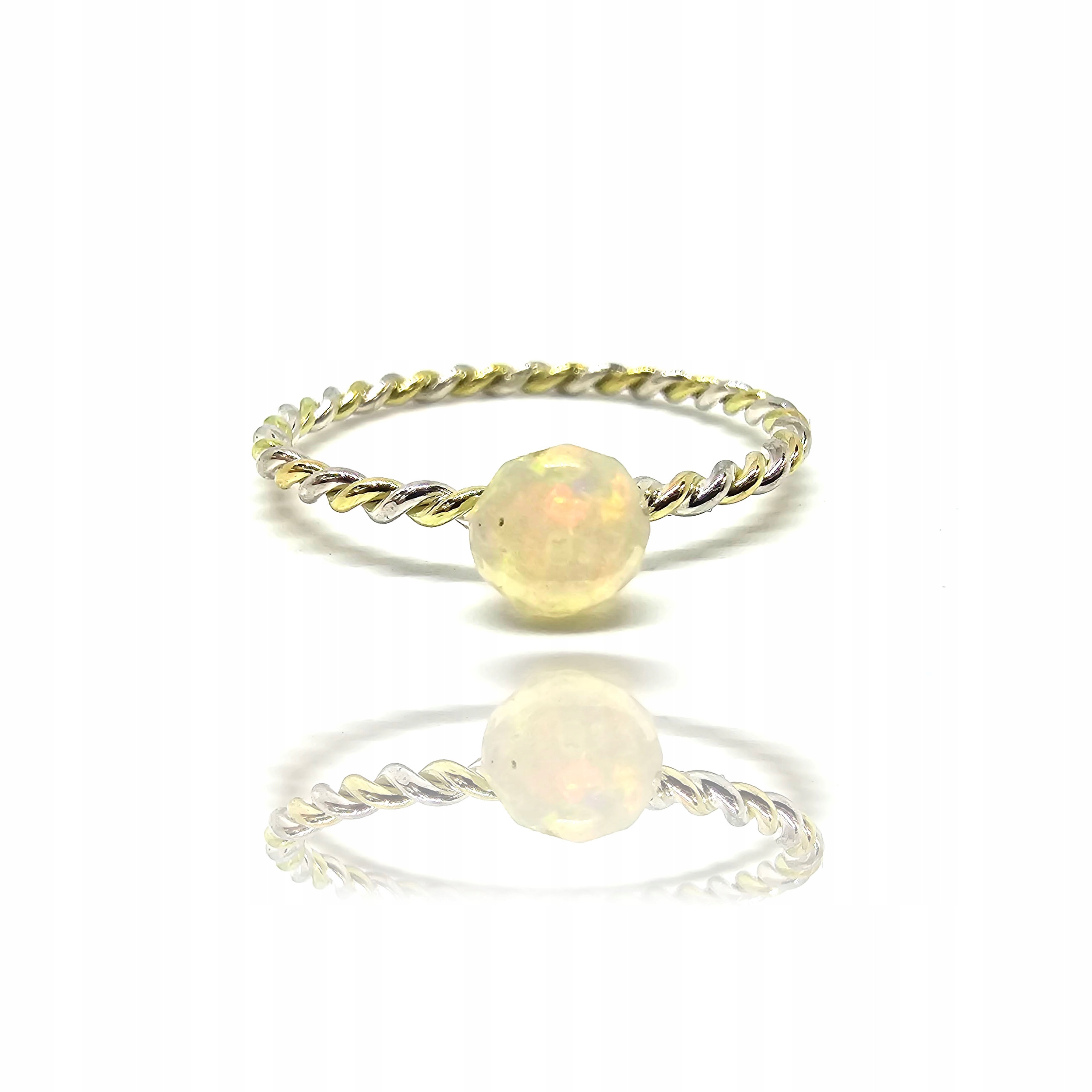 Pletený Prstýnek s přírodním bílým opálem