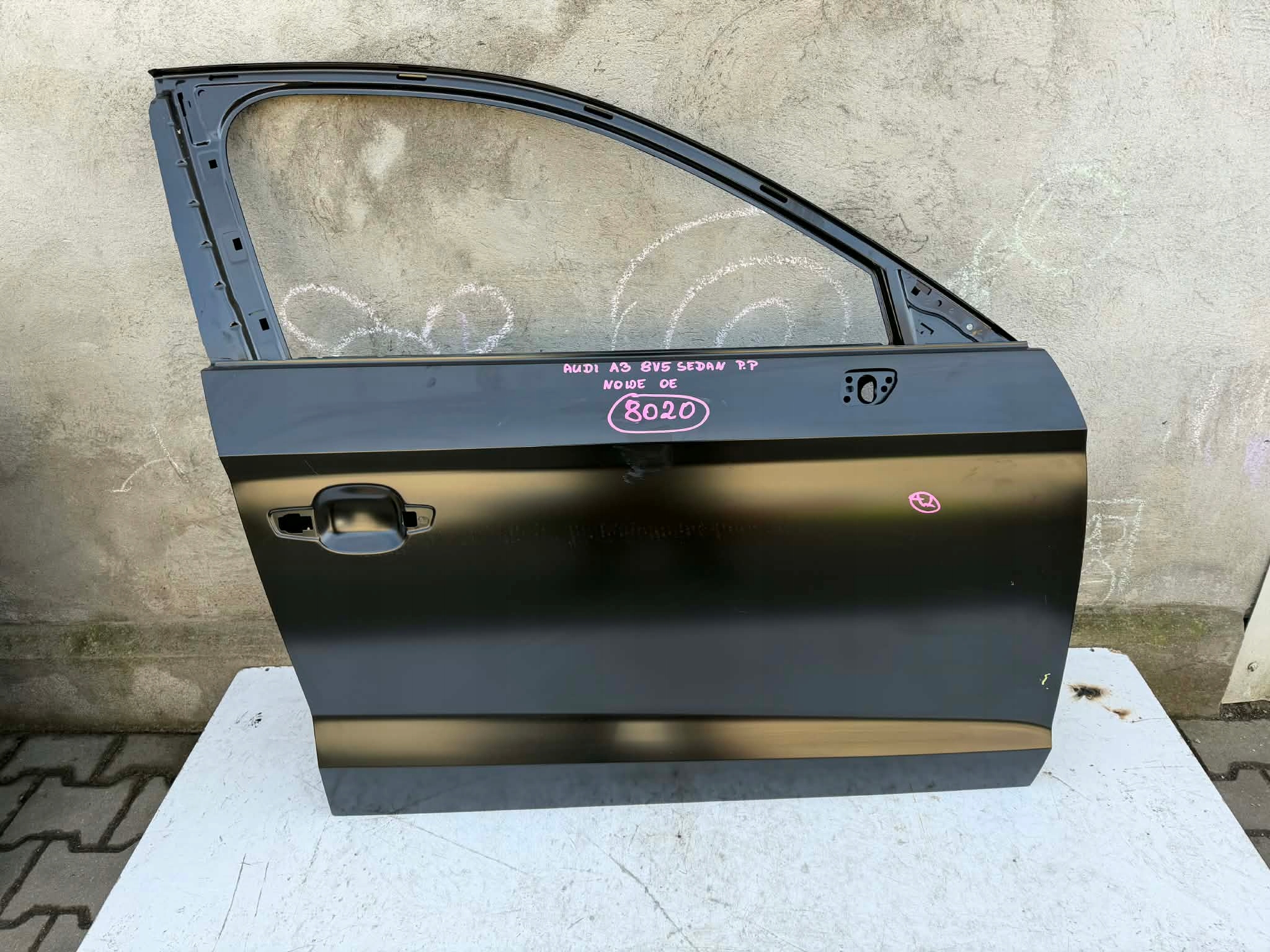 AUDI A3 SEDAN 8V5 12- DRZWI PRAWE PRZÓD PRZEDNIE OE 8020