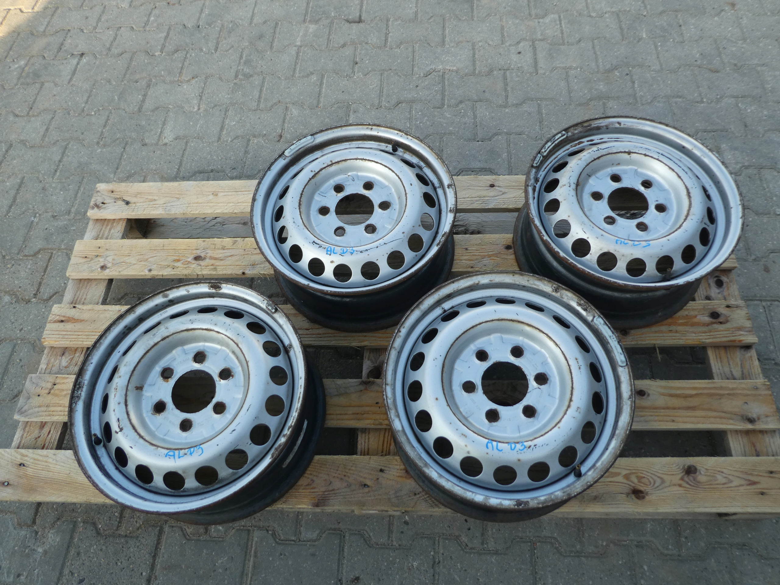 4X discs metal disc MERCEDES SPRINTER CRAFTER KBA43738