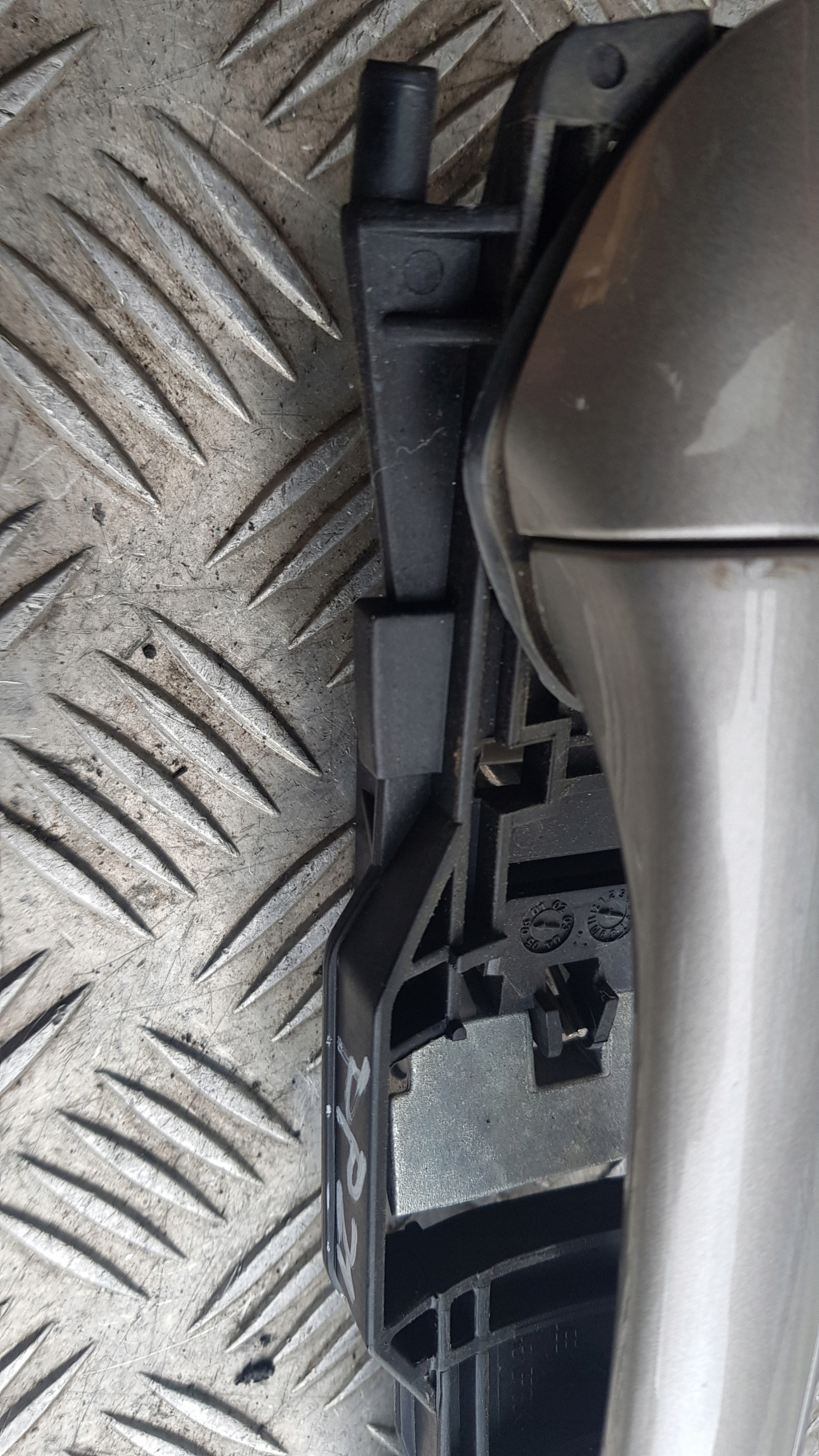 MERCEDES W211 handle right front exterior