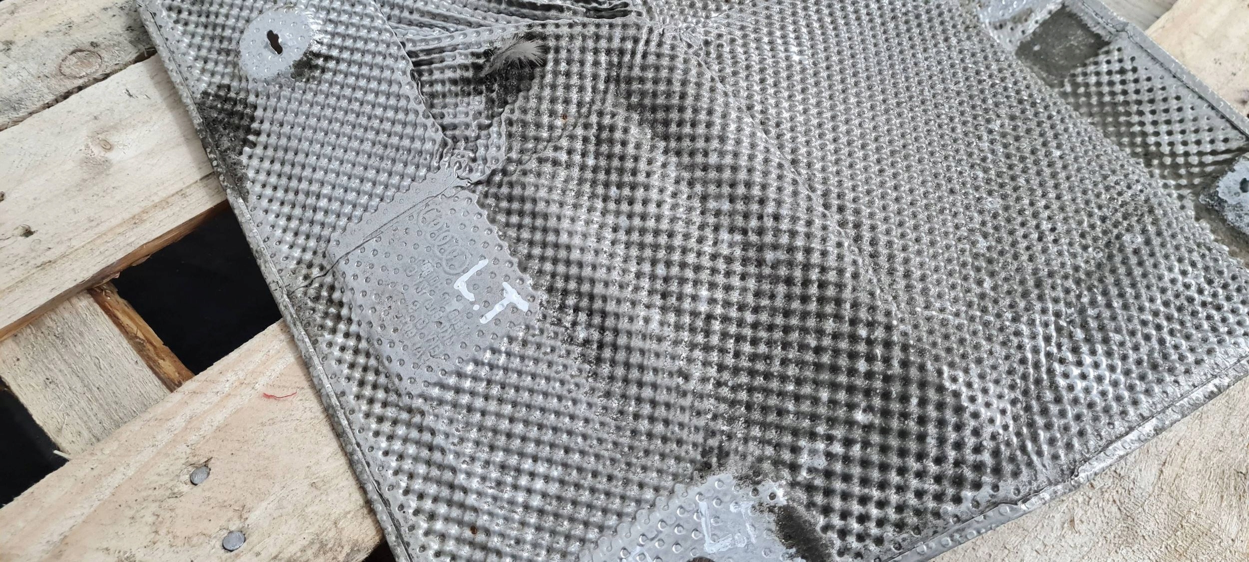 защита термичный глушителя левый Audi A6,A7,C8 4K0804171C