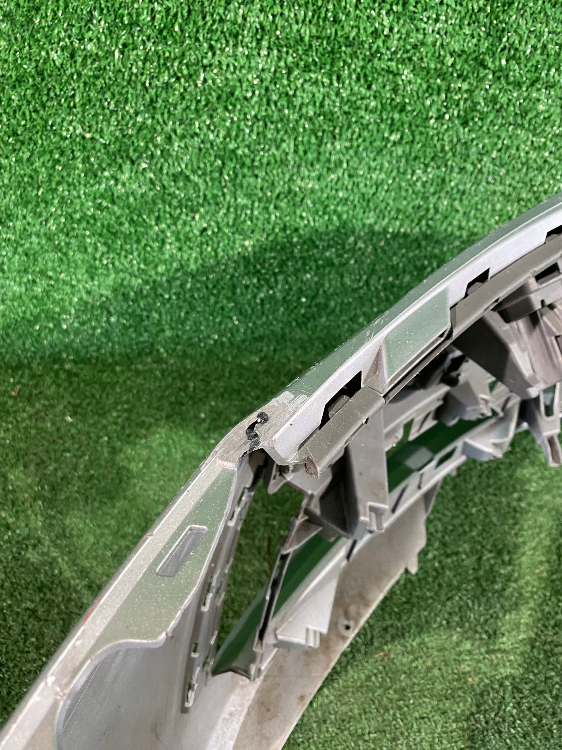 Frontstoßstange vorne SKODA OCTAVIA IV