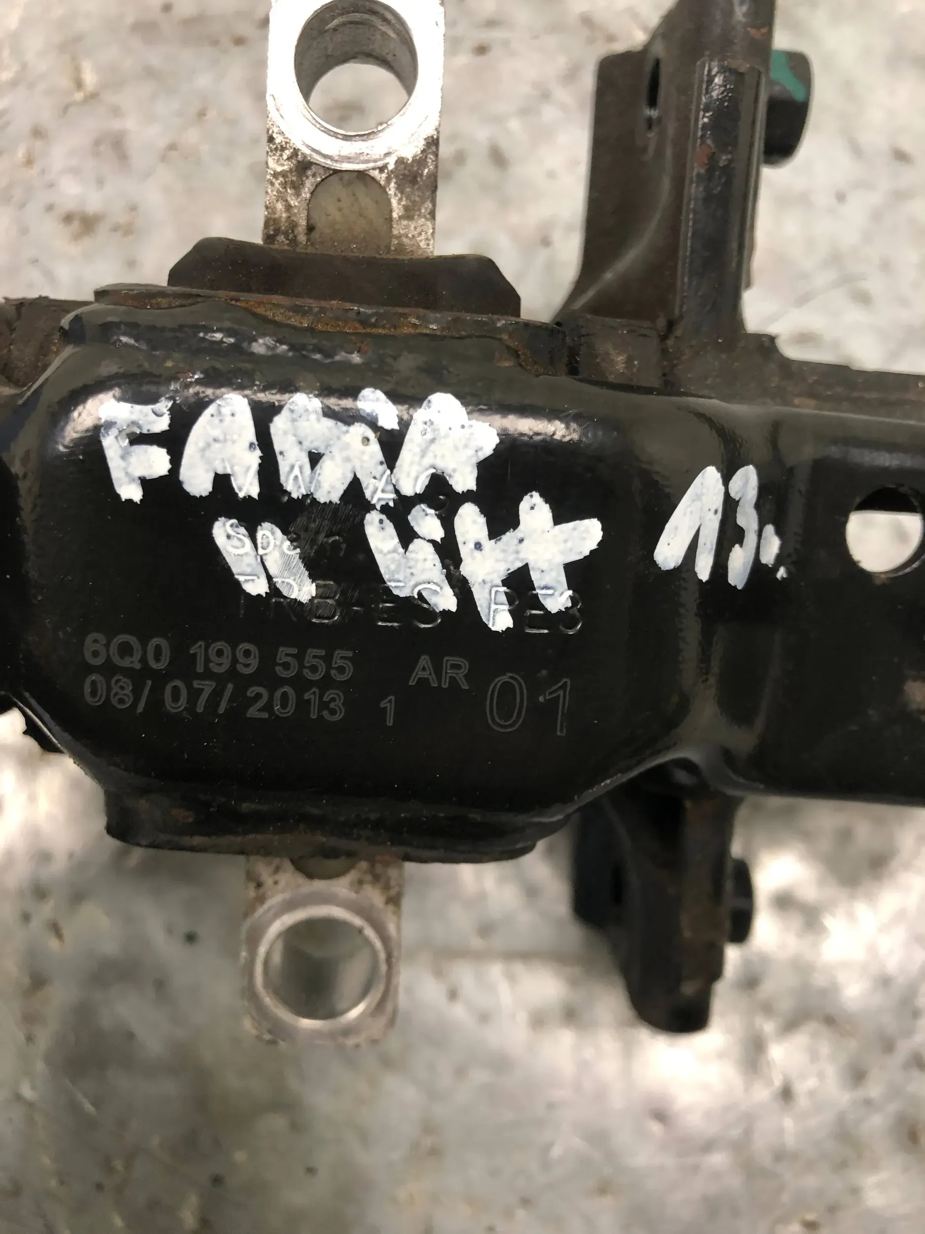 holder engine mount SKODA FABIA II LIFT 6Q0199555AR