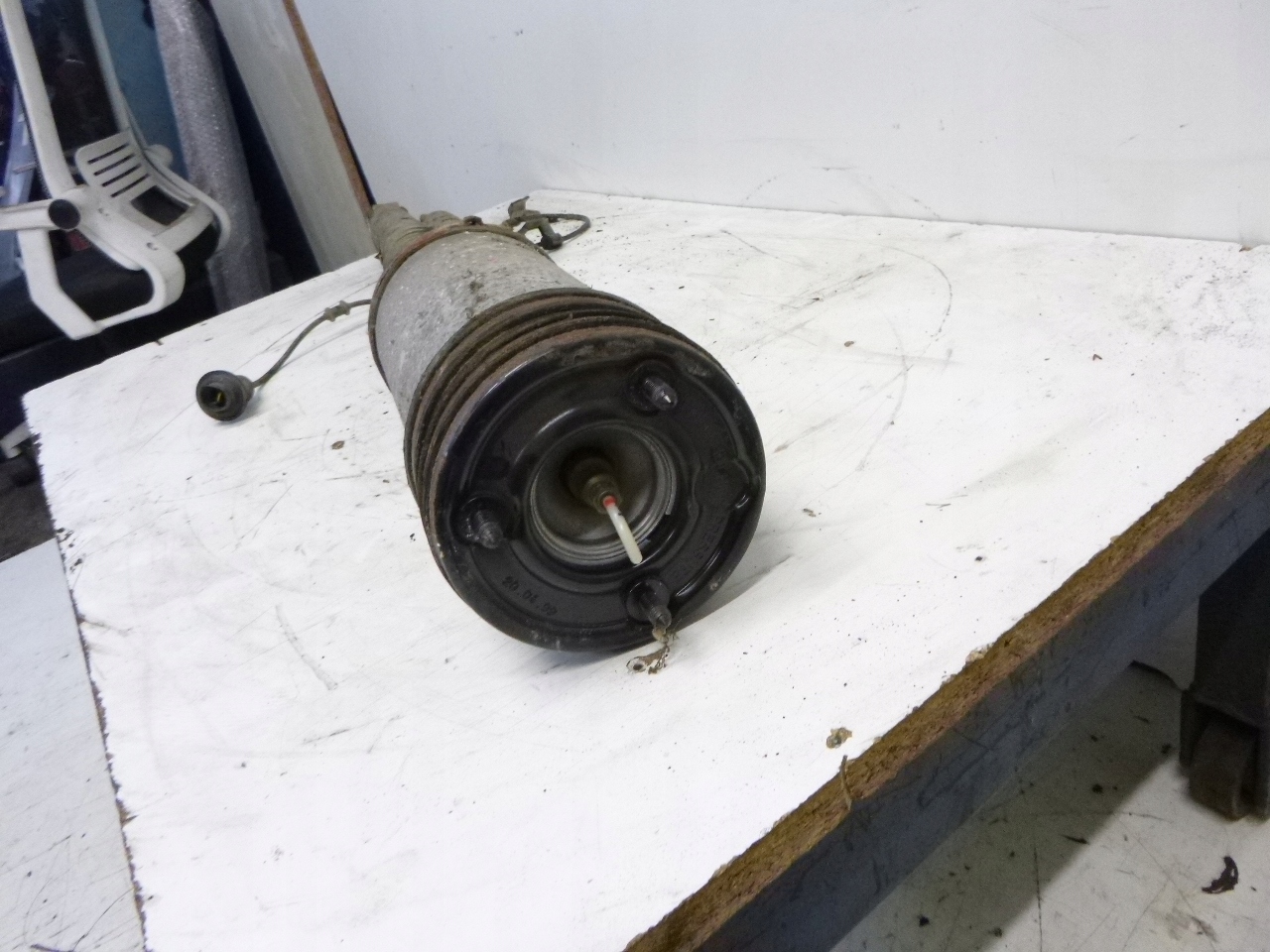 shock absorber ABC rear left Mercedes W220 S klasa . AIRMATIC