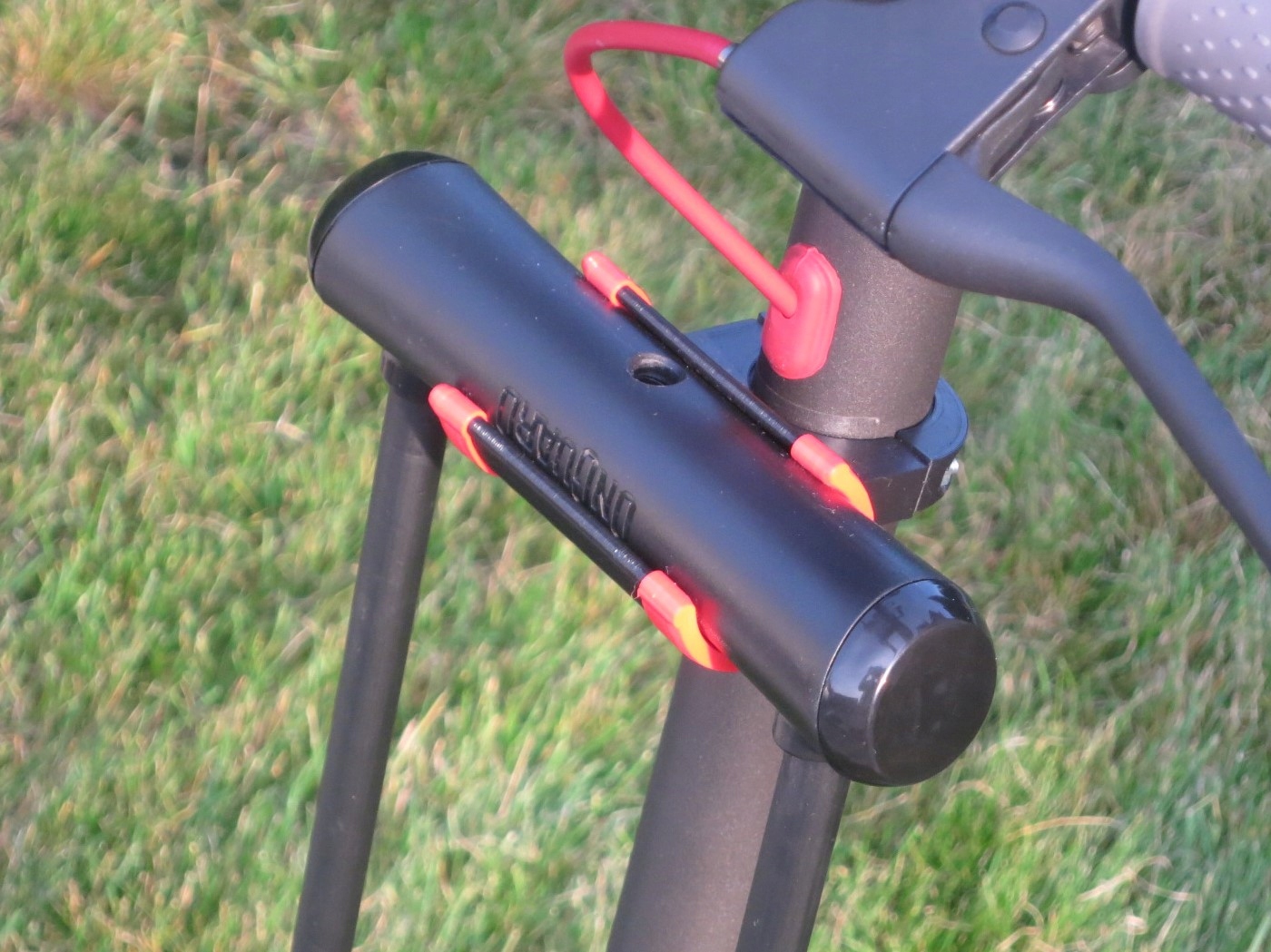 ZAPIĘCIE U-LOCK BLOKADA do hulajnogi DUALTRON VICTOR Płeć nie dotyczy