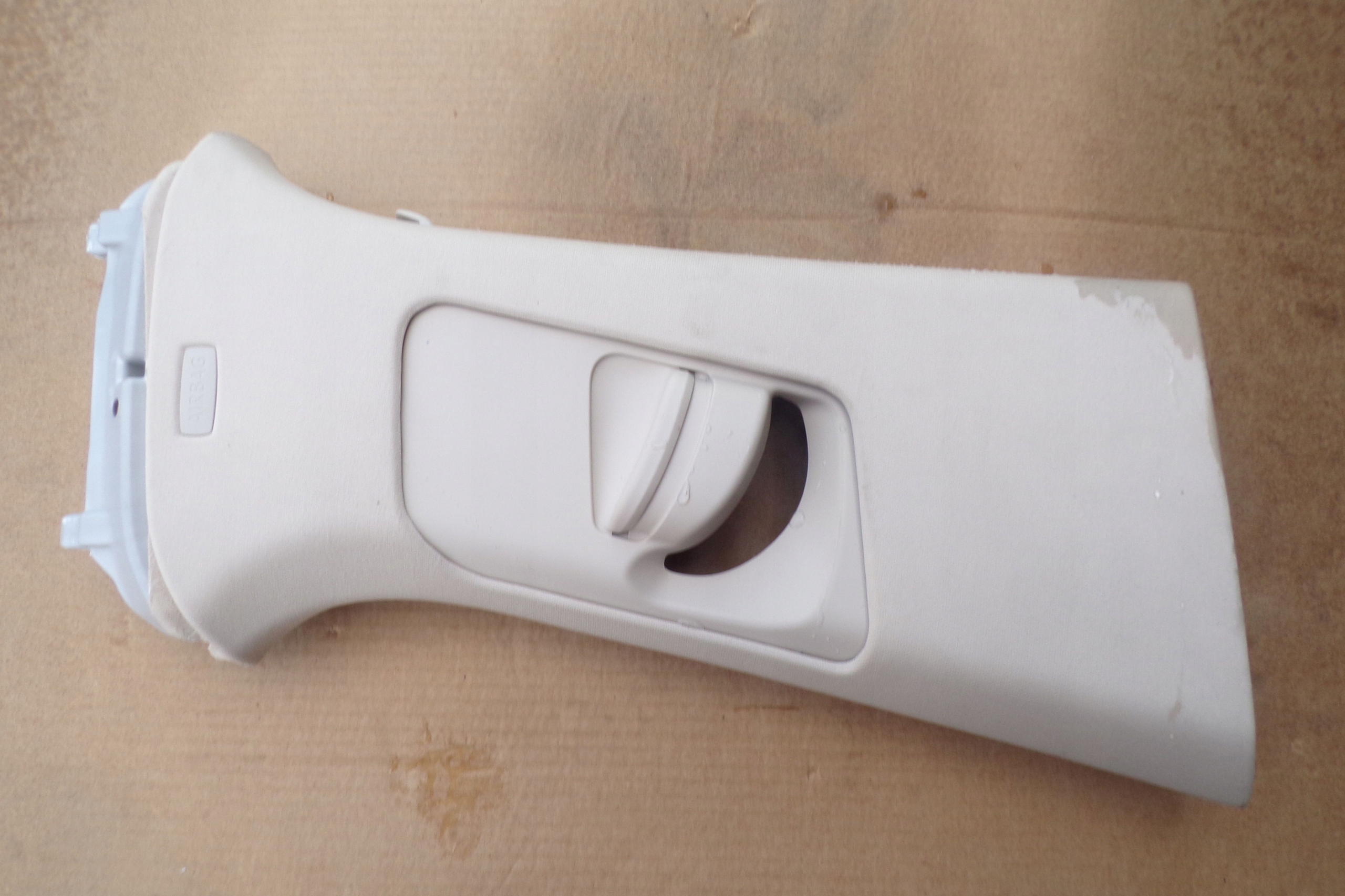 OSŁONA SŁUPKA PRAWA 760867244D VW TOUAREG III