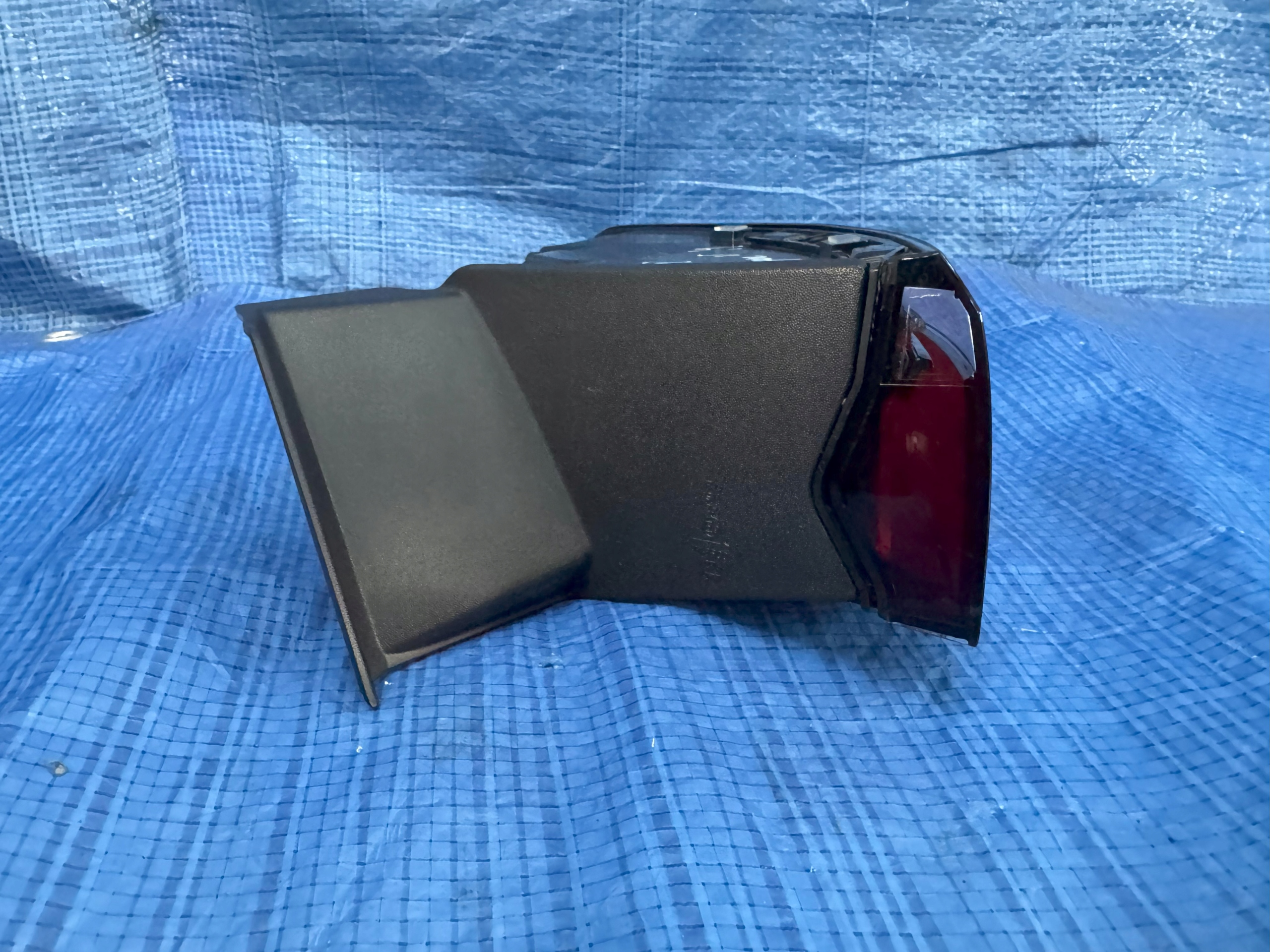 LAMPA TYLNA PRAWA RENAULT MEGANE V E-TECH 265505540R Producent części Renault OE