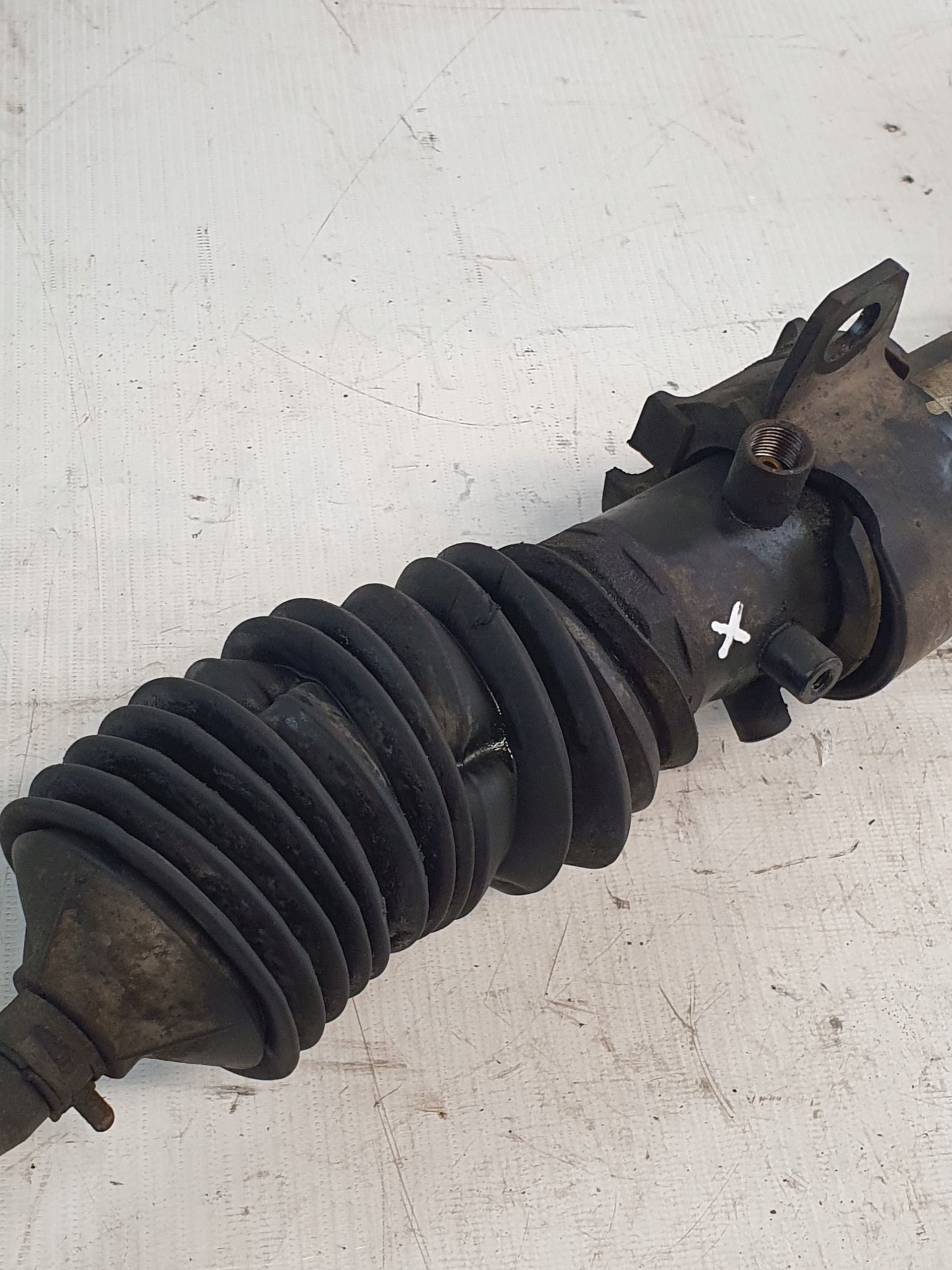 Boîter direction MAZDA 323F BJ 1.5B 99r.