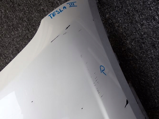 TESLA Y 20- Frontstoßstange vorne