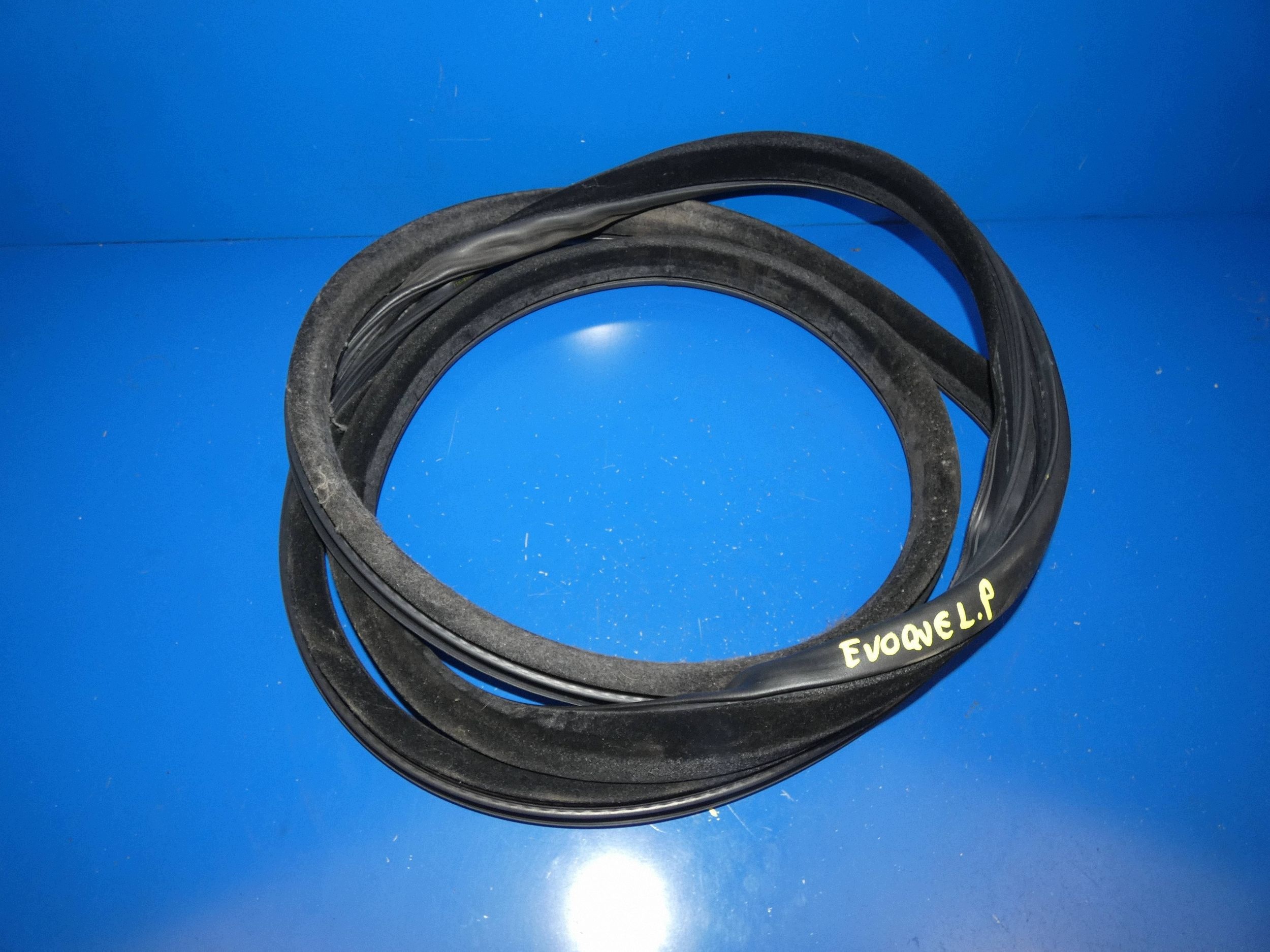RANGE ROVER EVOQUE L538 gasket door left front - bodywork