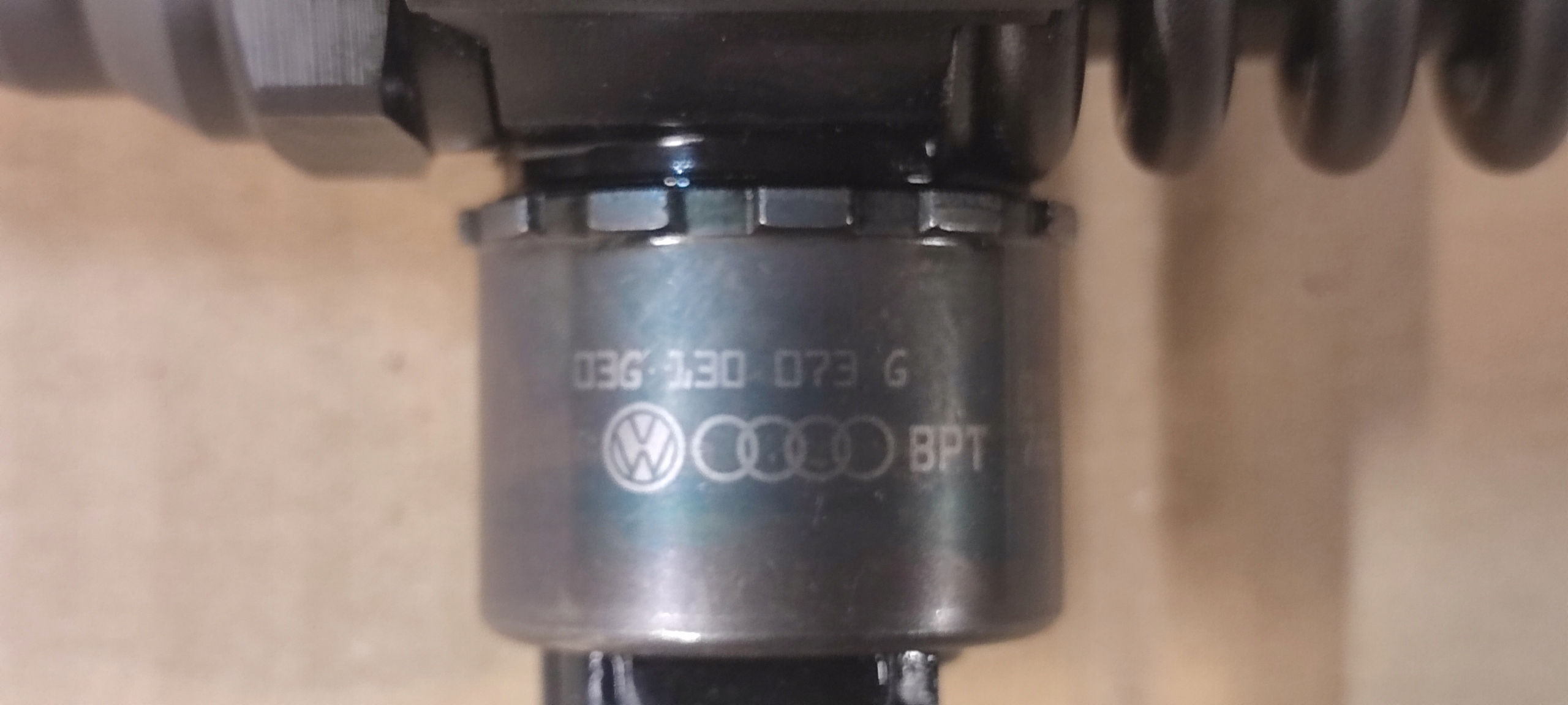 VW GOLF V 5 PASSAT B6 Einspritzdüse Pumpedüse BOSCH 073G 2.0 TDI 140KM