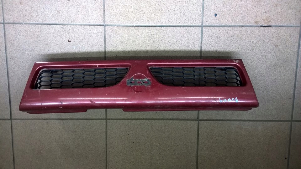 Grill NISSAN SUNNY NISSAN