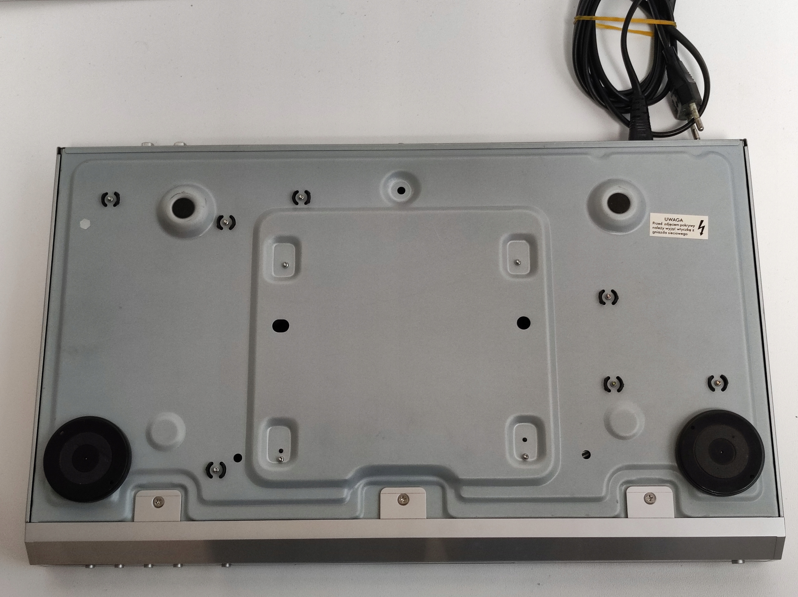 dvd grundig z pilotem 2451/24 Model GDP 2750